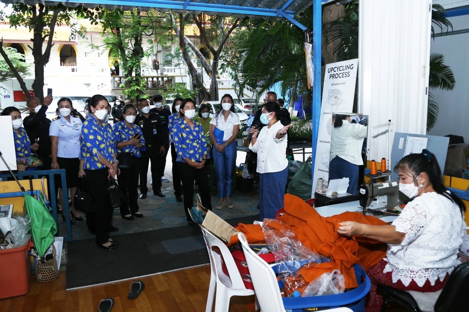 ๐๗๐ อุปนายก สคภ.สป. พร้อมด้วยคณะกรรมการสมาคมฯ ศึกษาดูงานโครงการบริหารจัดการขยะ รักษาสิ่งแวดล้อม ณ ศูนย์การเรียนรู้สิ่งแวดล้อม วัดจากแดง จ.สมุทรปราการ