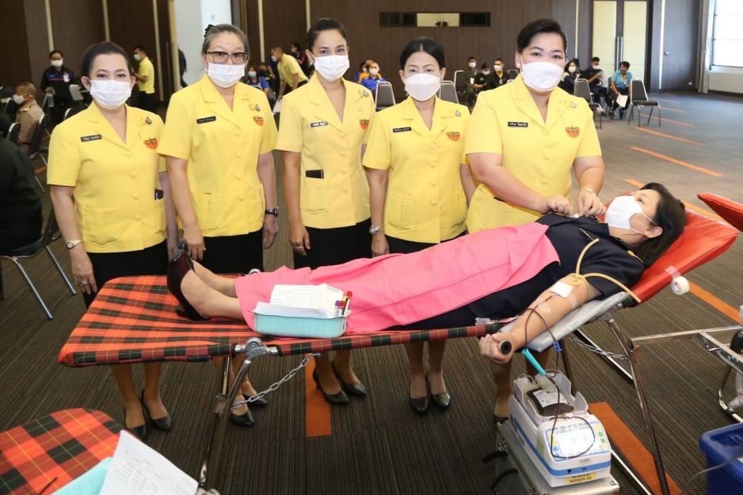 ๐๕๕ อุปนายก สคภ.สป. พร้อมด้วยคณะกรรมการสมาคมฯ ร่วมกิจกรรมบริจาคโลหิตถวายเป็นพระราชกุศล