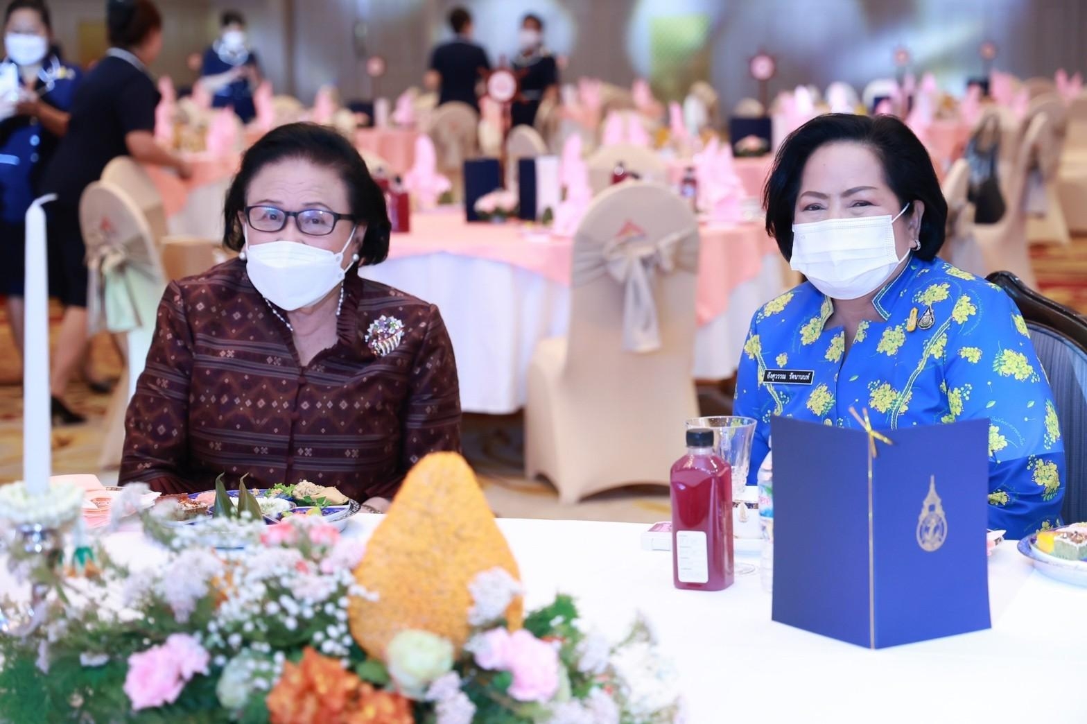 ๐๖๓ นายก สคภ.สป. พร้อมด้วยคณะกรรมการสมาคมฯ ร่วมงานวันคล้ายวันสถาปนาสมาคมภริยาทหารเรือ ครบรอบปีที่ ๔๗
