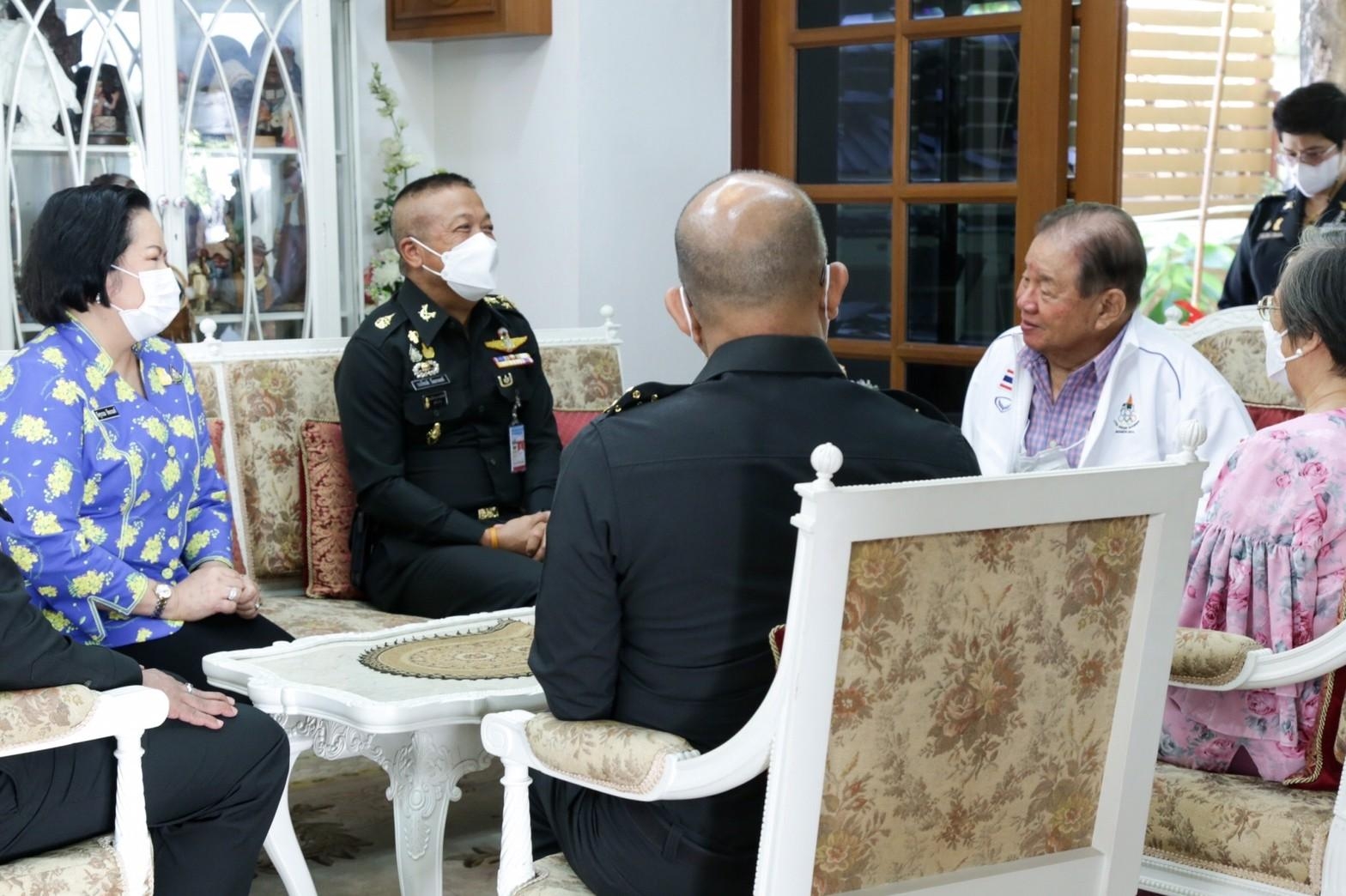 ๐๔๐ นายก สคภ.สป. ร่วมคณะ พลเอก วรเกียรติ รัตนานนท์ ปลัดกระทรวงกลาโหม เข้าอำนวยพรและขอรับพรเนื่องใ...