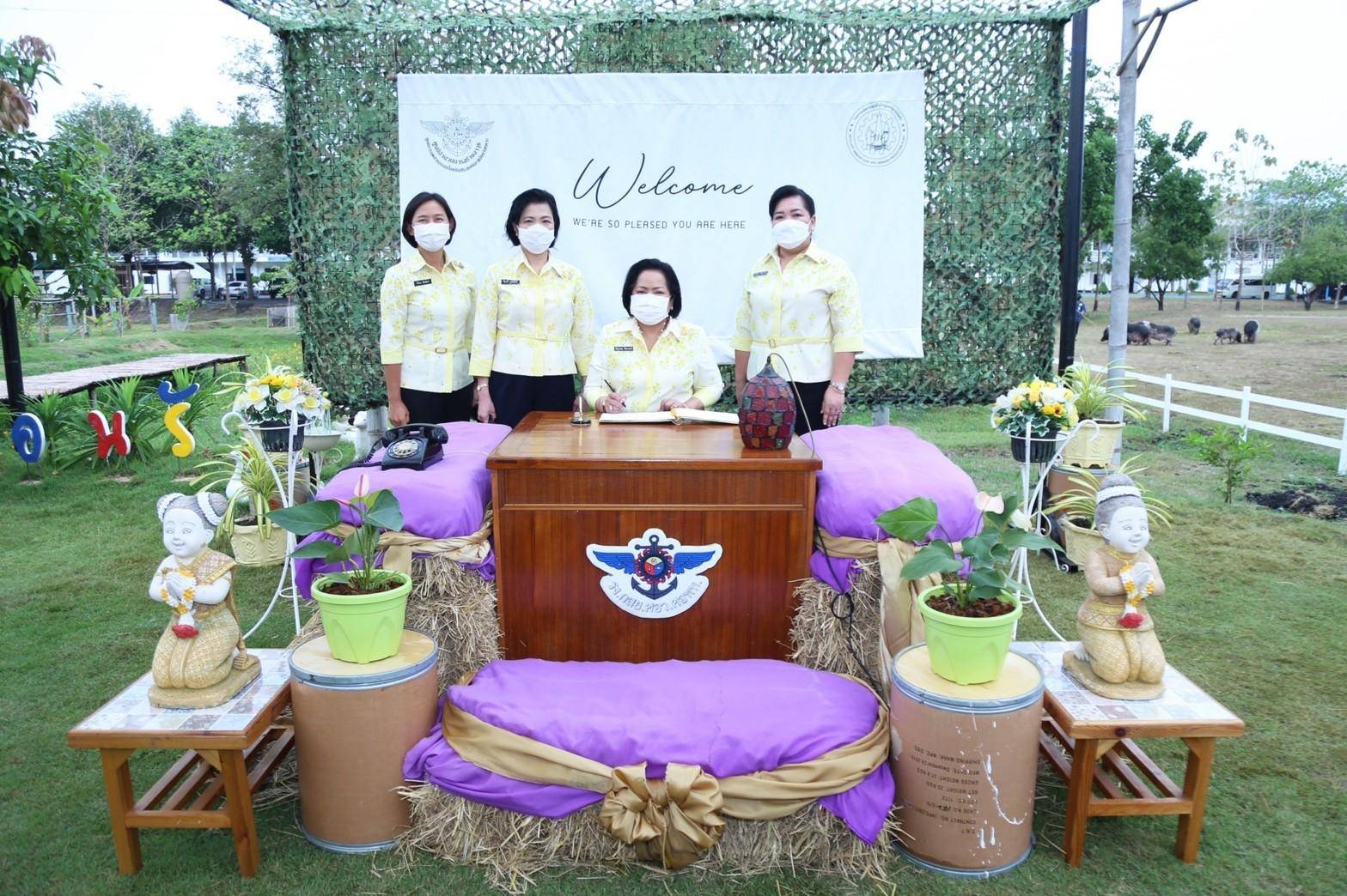 ๐๕๖ นายก สคภ.สป. พร้อมด้วยคณะกรรมการสมาคมฯ เดินทางไปตรวจเยี่ยมโครงการต่างๆ ของสมาคมฯ ณ ศอว.ศอพท. อ.เมือง จ.ลพบุรี