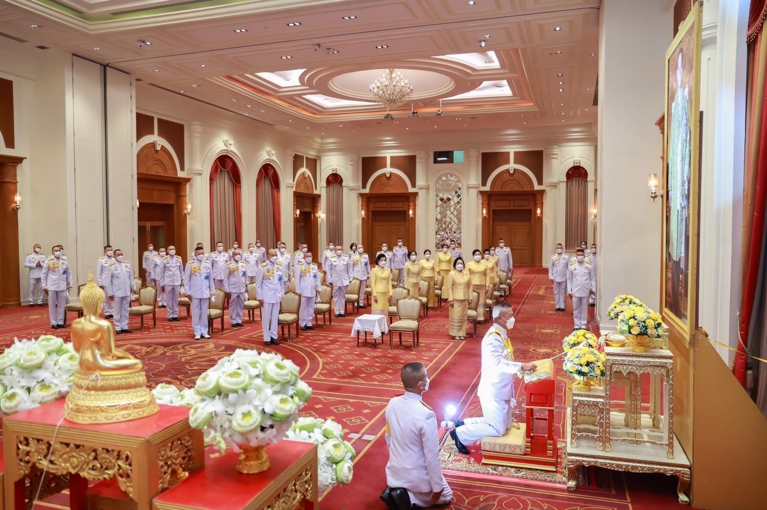 ๐๒๘ นายก สคภ.สป. พร้อมด้วยคณะกรรมการสมาคมฯ ร่วมพิธีสวดพระพุทธมนต์และพิธีทำบุญตักบาตรถวายเป็นพระราชกุศล