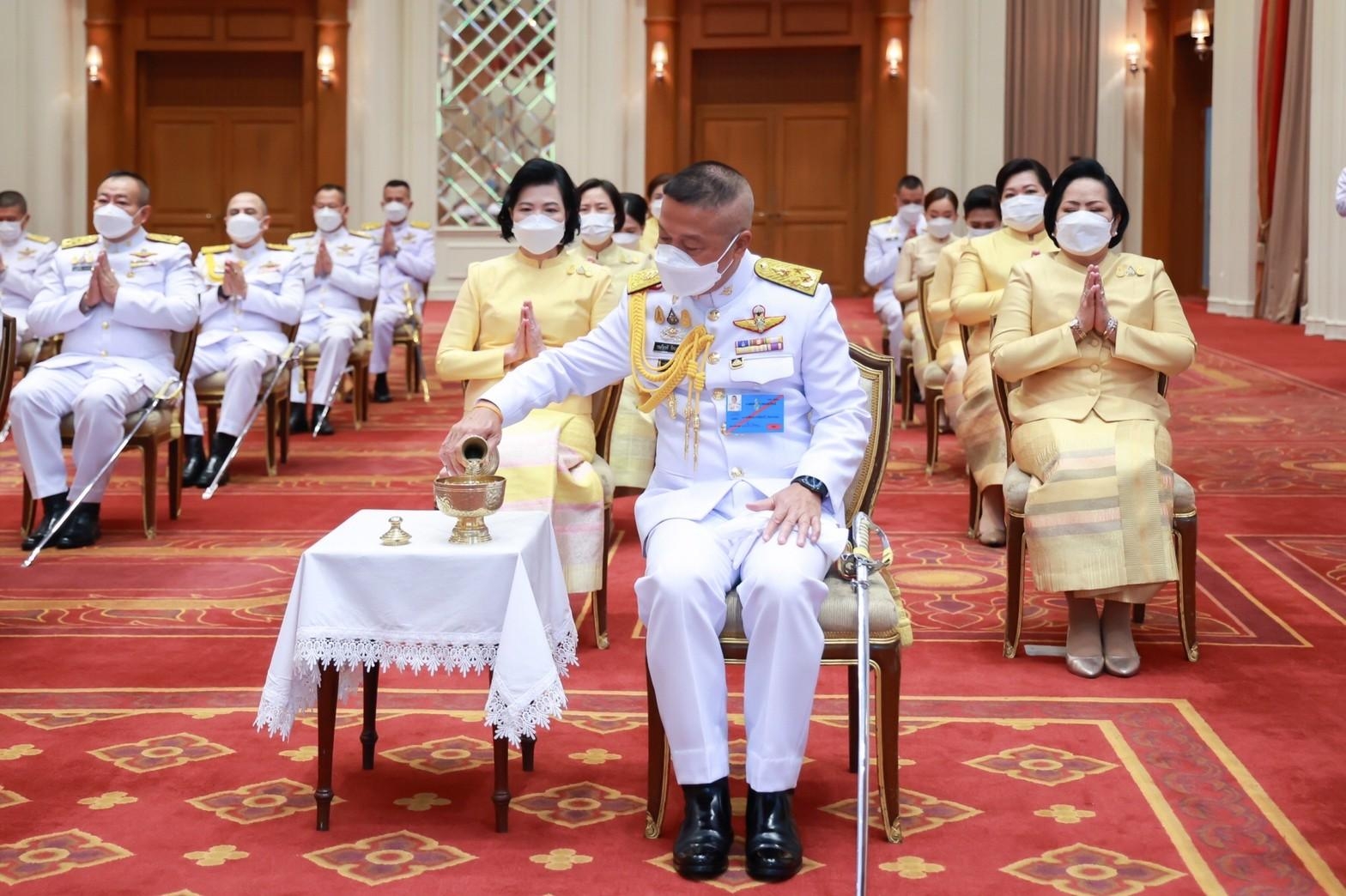 ๐๒๘ นายก สคภ.สป. พร้อมด้วยคณะกรรมการสมาคมฯ ร่วมพิธีสวดพระพุทธมนต์และพิธีทำบุญตักบาตรถวายเป็นพระราชกุศล