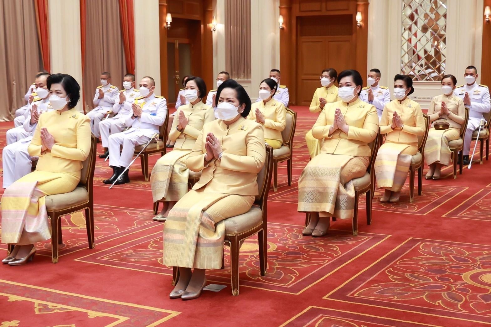 ๐๒๘ นายก สคภ.สป. พร้อมด้วยคณะกรรมการสมาคมฯ ร่วมพิธีสวดพระพุทธมนต์และพิธีทำบุญตักบาตรถวายเป็นพระราชกุศล