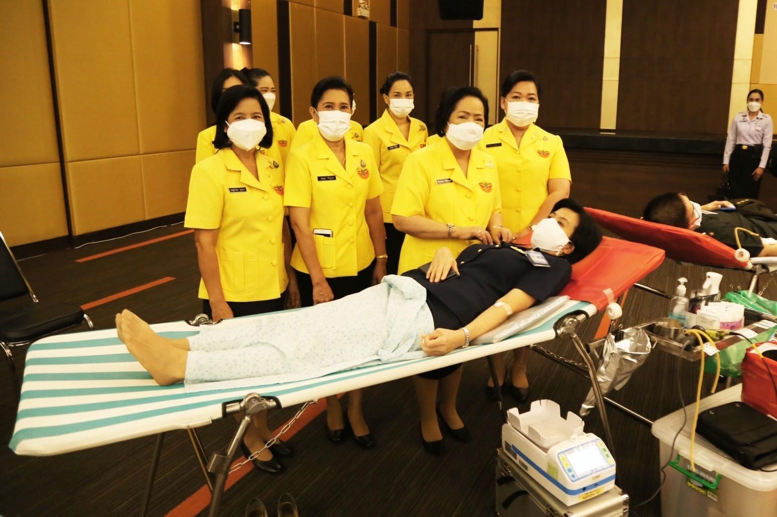 ๐๒๓ นายก สคภ.สป. พร้อมด้วยคณะกรรมการสมาคมฯ ร่วมกิจกรรมบริจาคโลหิตถวายเป็นพระราชกุศล