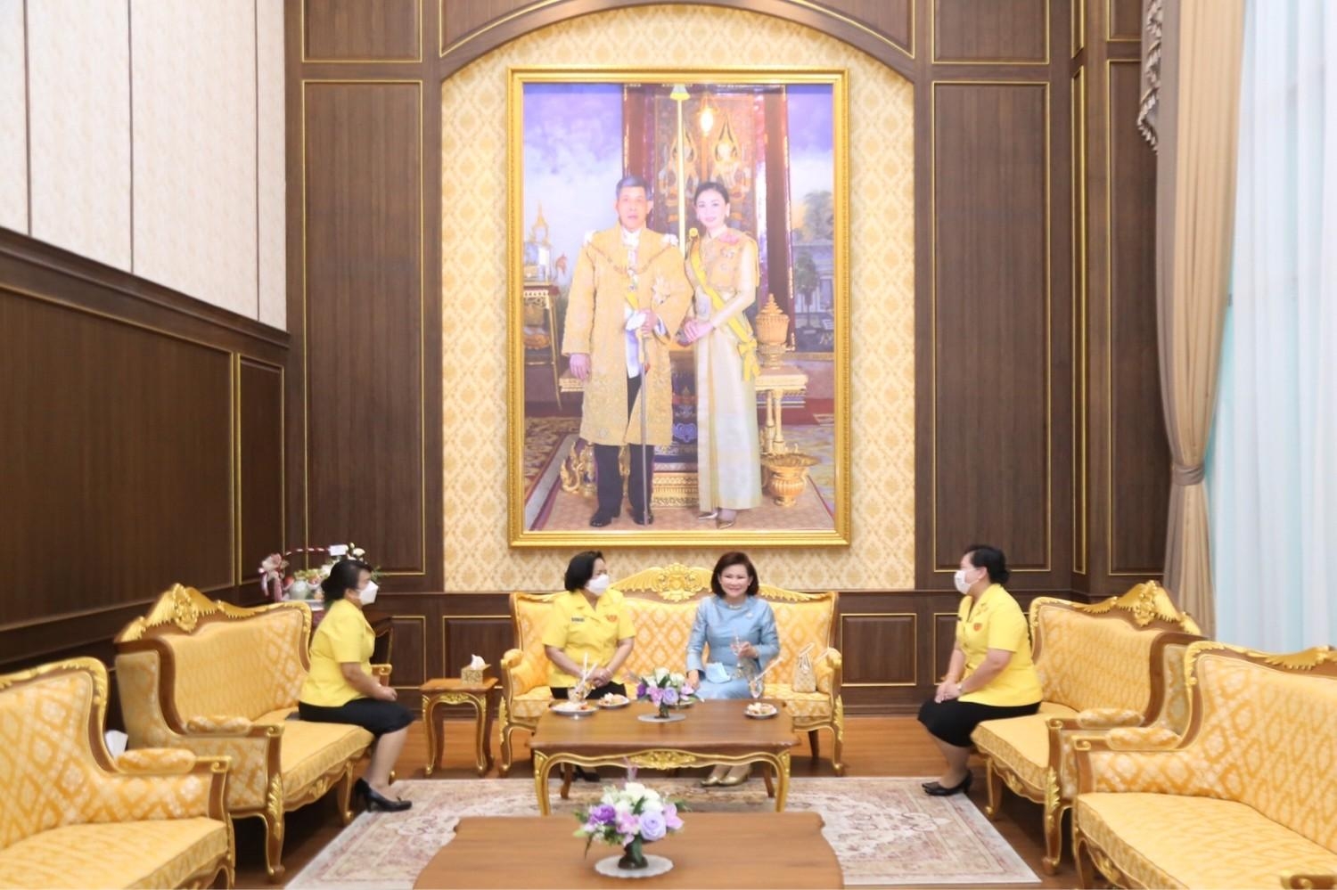 ๐๑๔ นายก สคภ.สป. นำคณะเข้าเยี่ยมคารวะคุณผ่องพรรณ จันทร์โอชา