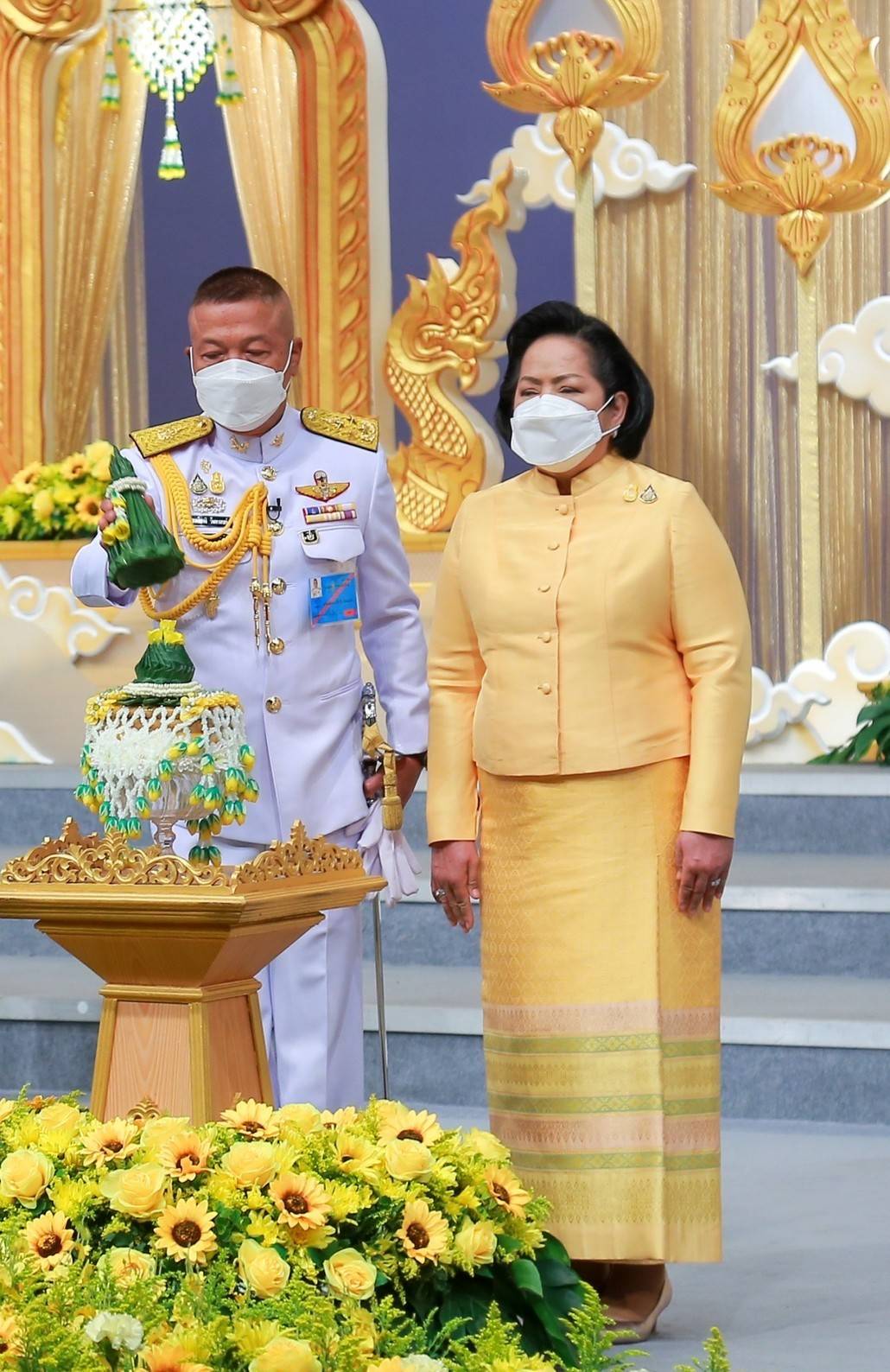 ๐๗๑ ปล.กห. พร้อมด้วยนายก สคภ.สป. นำคณะนายทหารชั้นผู้ใหญ่พร้อมภริยา บันทึกเทปโทรทัศน์อาเศียรวาทถวา...