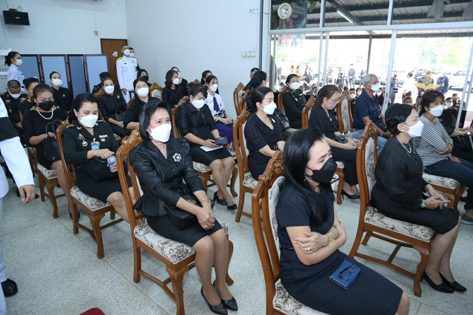 ๐๕๗ สมาคมภริยาข้าราชการสำนักงานปลัดกระทรวงกลาโหม เป็นเจ้าภาพร่วมพิธีสวดพระอภิธรรม พลตรี คมกฤช วัฒกร