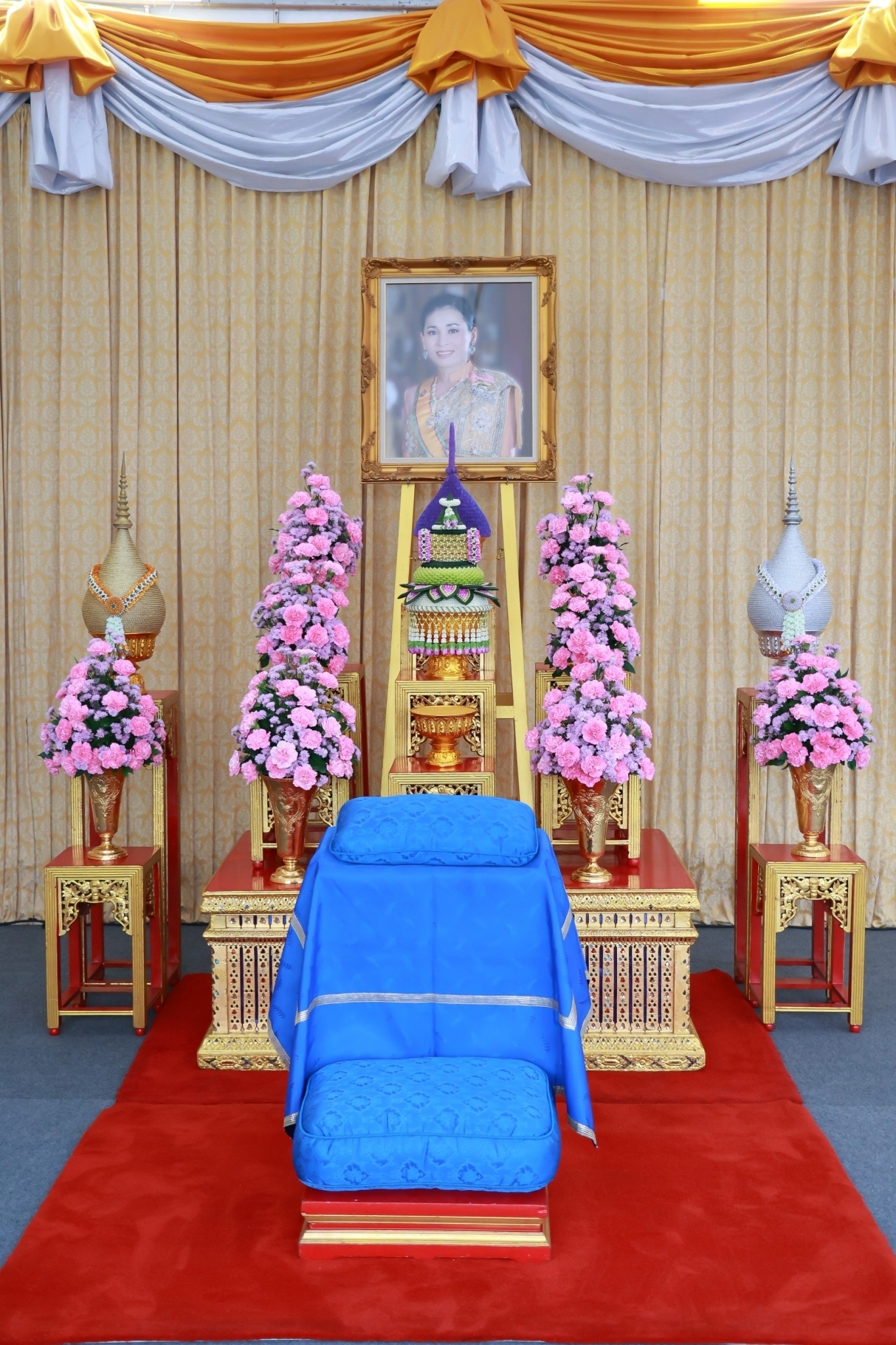 ๐๖๗ ปลัดกระทรวงกลาโหมและนายก สคภ.สป. ร่วมพิธีทำบุญตักบาตรถวายพระราชกุศล เนื่องในโอกาสวันเฉลิมพระช...