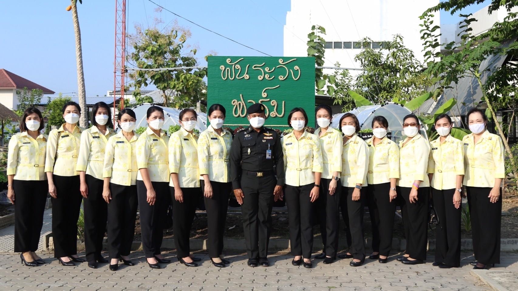 ๐๓๒ อุปนายก สคภ.สป. พร้อมด้วยคณะกรรมการสมาคมฯ ศึกษาดูงานโครงการบริหารจัดการขยะรักษาสิ่งแวดล้อม ณ กองพันระวังป้องกัน สำนักงานปลัดกระทรวงกลาโหม