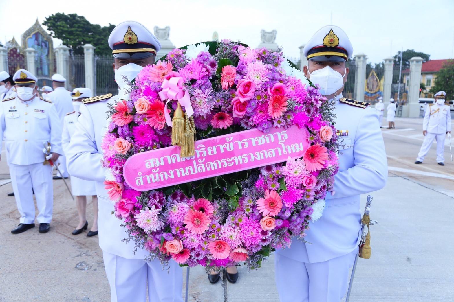๐๐๗ พิธีวางพวงมาลาและถวายราชสักการะพระบรมราชานุสรณ์ รัชกาลที่ ๕ เนื่องในวันปิยมหาราช