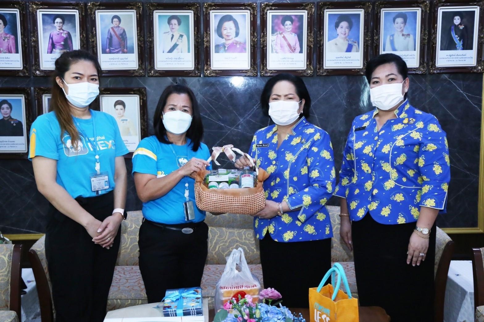 ๐๓๘ นายก สคภ.สป. พร้อมด้วยคณะกรรมการสมาคมฯ ให้การต้อนรับเจ้าหน้าที่ธนาคารกรุงไทย เข้าอวยพรเนื่องในโอกาสวันขึ้นปีใหม่ พุทธศักราช ๒๕๖๕