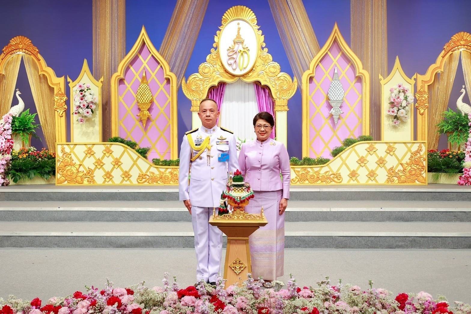 ๐๙๑ ปลัดกระทรวงกลาโหม พร้อมด้วยนายก สคภ.สป. นำคณะนายทหารชั้นผู้ใหญ่พร้อมภริยา บันทึกเทปอาเศียรวาท ถวายพระพรชัยมงคล เนื่องในโอกาสมหามงคลเฉลิมพระชนมพรรษา สมเด็จพระนางเจ้าฯ พระบรมราชินี