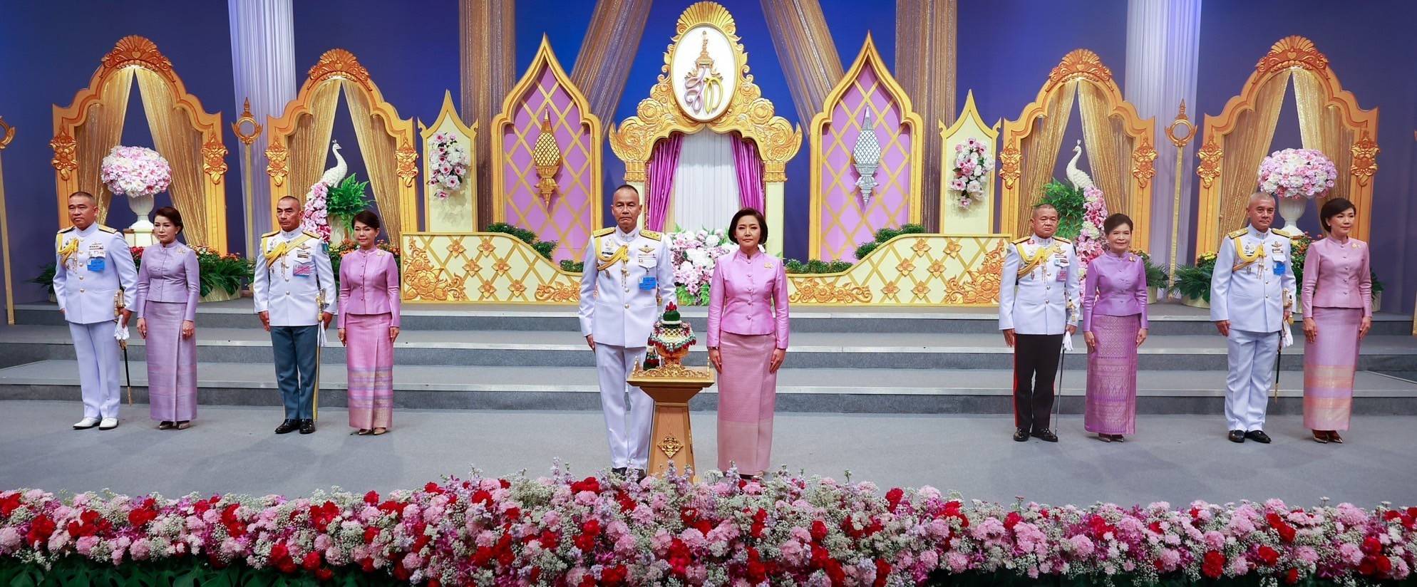 ๐๙๒ ปลัดกระทรวงกลาโหม พร้อมด้วยนายก สคภ.สป. นำผู้บัญชาการเหล่าทัพ พร้อมภริยา บันทึกเทปอาเศียรวาท ถวายพระพรชัยมงคล เนื่องในโอกาสมหามงคลเฉลิมพระชนมพรรษา สมเด็จพระนางเจ้าฯ พระบรมราชินี