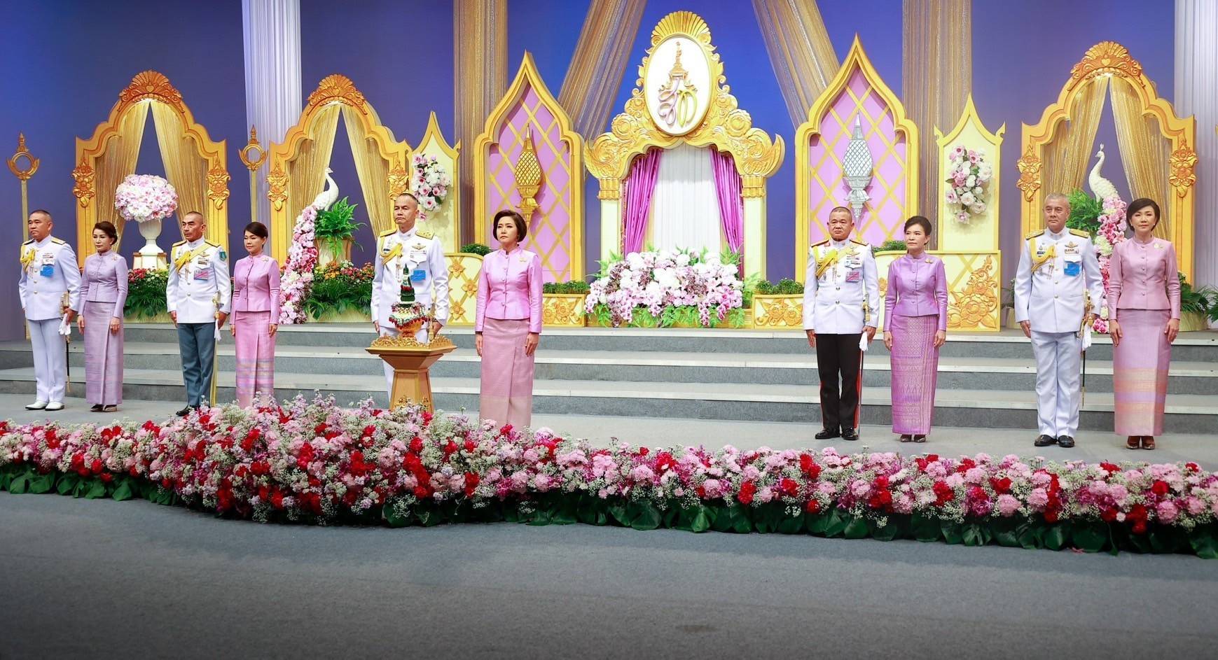 ๐๙๒ ปลัดกระทรวงกลาโหม พร้อมด้วยนายก สคภ.สป. นำผู้บัญชาการเหล่าทัพ พร้อมภริยา บันทึกเทปอาเศียรวาท ถวายพระพรชัยมงคล เนื่องในโอกาสมหามงคลเฉลิมพระชนมพรรษา สมเด็จพระนางเจ้าฯ พระบรมราชินี