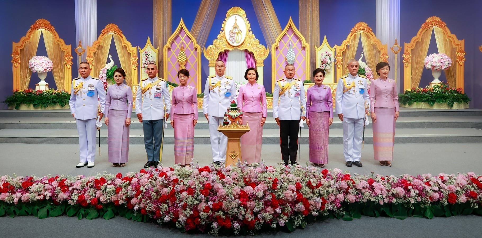 ๐๙๒ ปลัดกระทรวงกลาโหม พร้อมด้วยนายก สคภ.สป. นำผู้บัญชาการเหล่าทัพ พร้อมภริยา บันทึกเทปอาเศียรวาท ถวายพระพรชัยมงคล เนื่องในโอกาสมหามงคลเฉลิมพระชนมพรรษา สมเด็จพระนางเจ้าฯ พระบรมราชินี