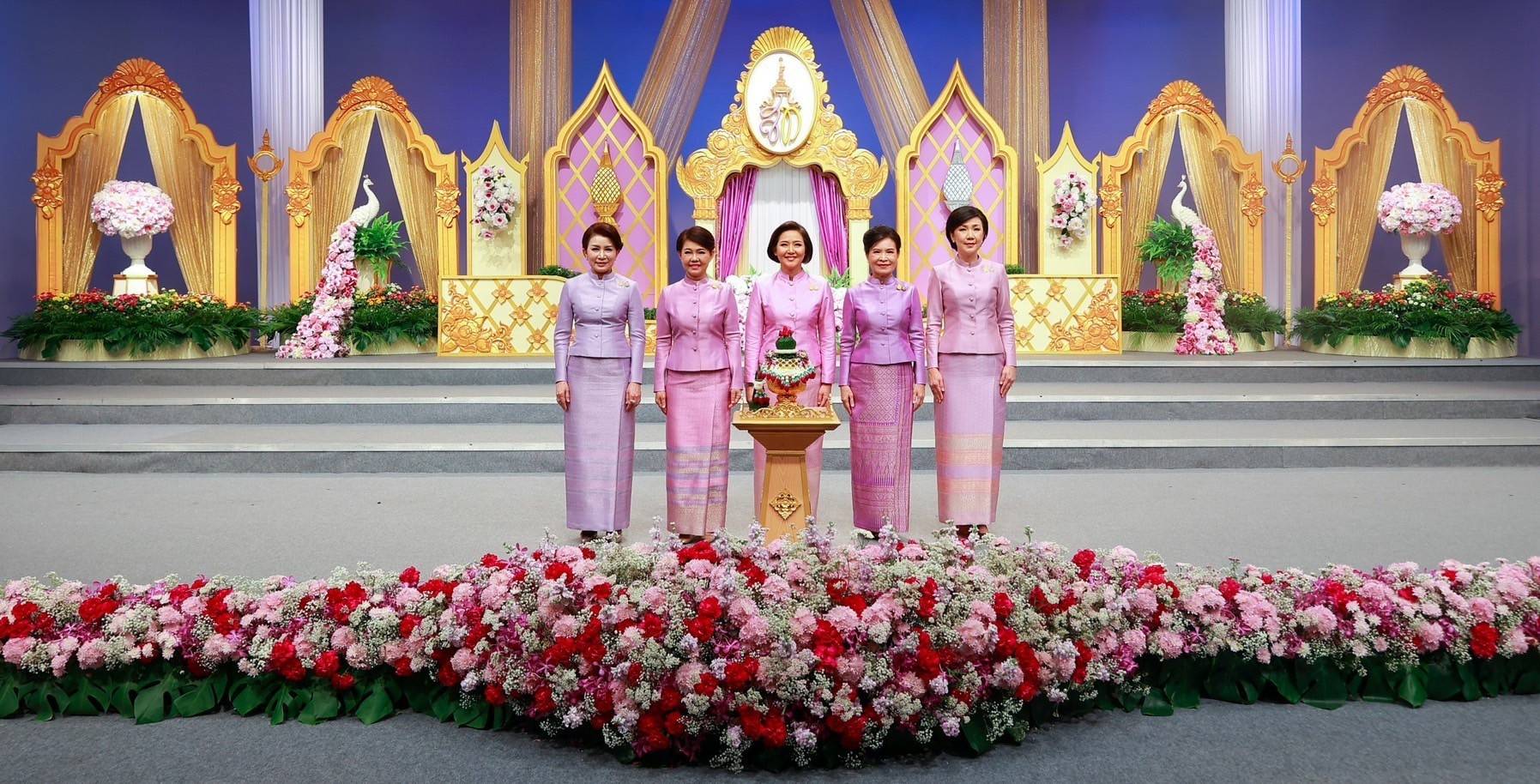 ๐๙๒ ปลัดกระทรวงกลาโหม พร้อมด้วยนายก สคภ.สป. นำผู้บัญชาการเหล่าทัพ พร้อมภริยา บันทึกเทปอาเศียรวาท ถวายพระพรชัยมงคล เนื่องในโอกาสมหามงคลเฉลิมพระชนมพรรษา สมเด็จพระนางเจ้าฯ พระบรมราชินี