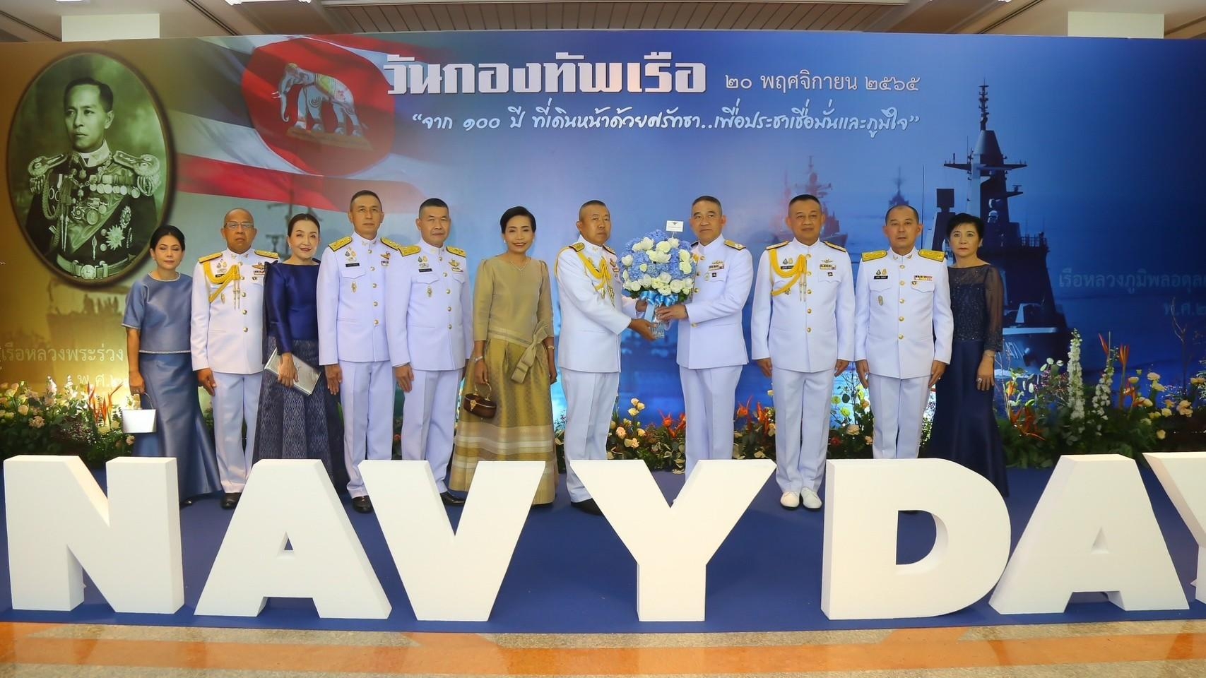 ๐๒๑ พลเอกสิทธิพร มุสิกะสิน รองปลัดกระทรวงกลาโหม พร้อมด้วยอุปนายก สคภ.สป. เป็นผู้แทน ปล.กห. และนาย...