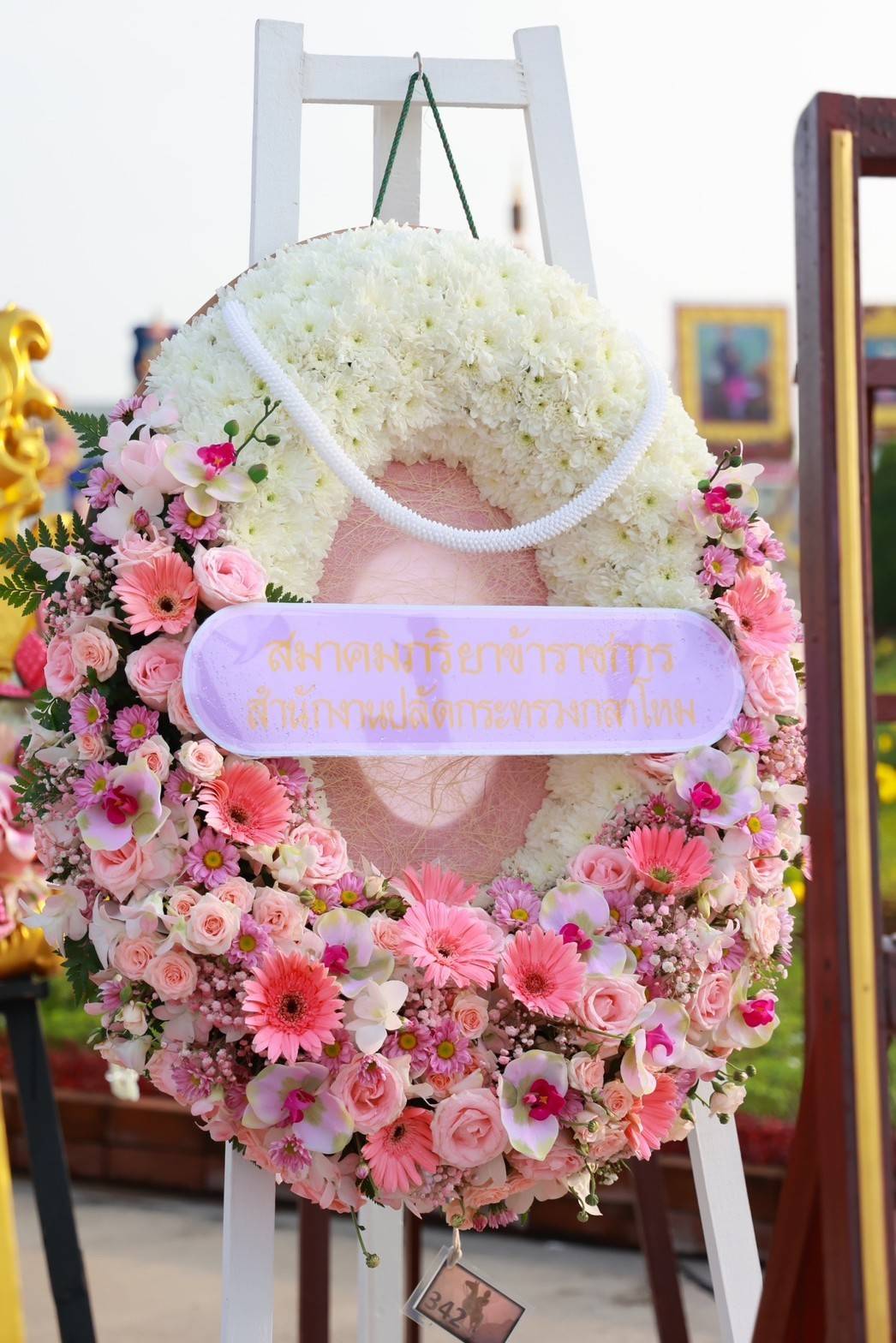 ๐๑๑ พิธีวางพวงมาลาและถวายราชสักการะพระบรมราชานุสาวรีย์ รัชกาลที่ ๕ เนื่องในวันปิยมหาราช