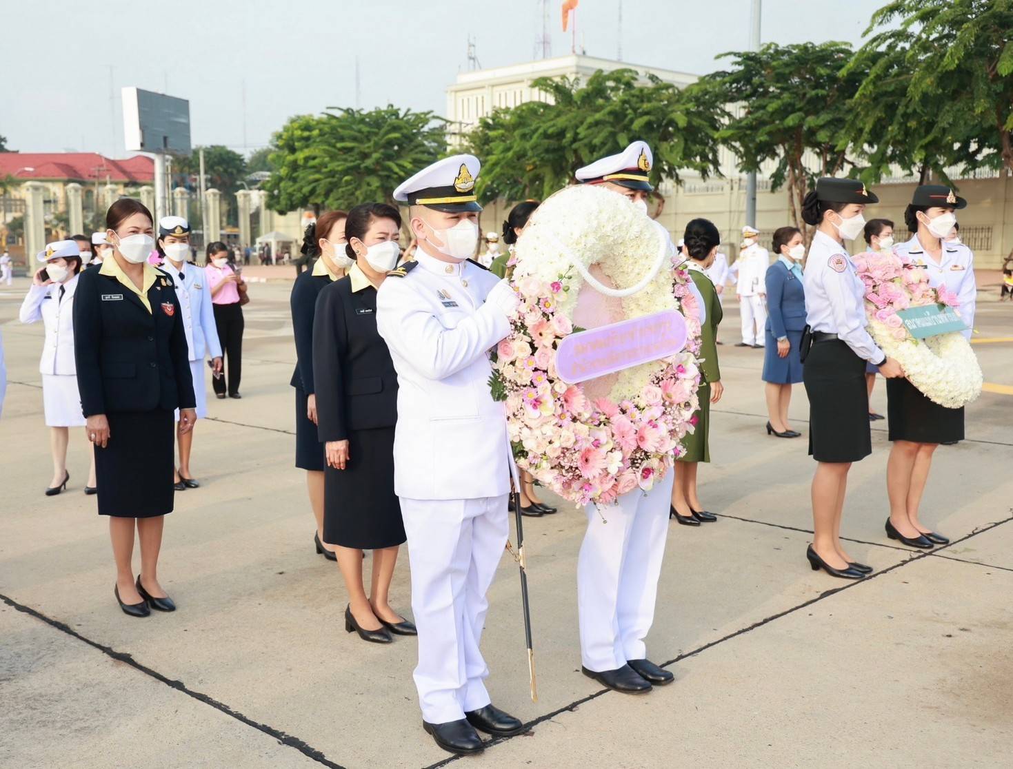 ๐๑๑ พิธีวางพวงมาลาและถวายราชสักการะพระบรมราชานุสาวรีย์ รัชกาลที่ ๕ เนื่องในวันปิยมหาราช