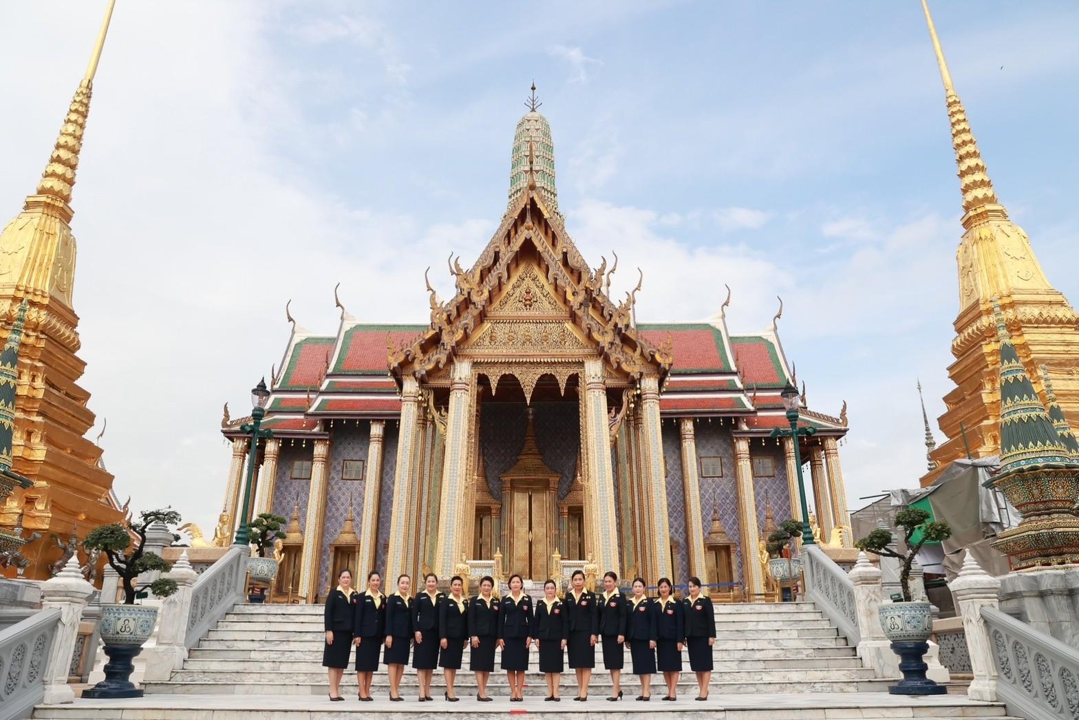 ๐๐๓ นายก สคภ.สป. อุปนายกฯ และคณะกรรมการสมาคมฯ เข้าสักการะสิ่งศักดิ์สิทธิ์ เนื่องในโอกาสเข้ารับตำแหน่ง