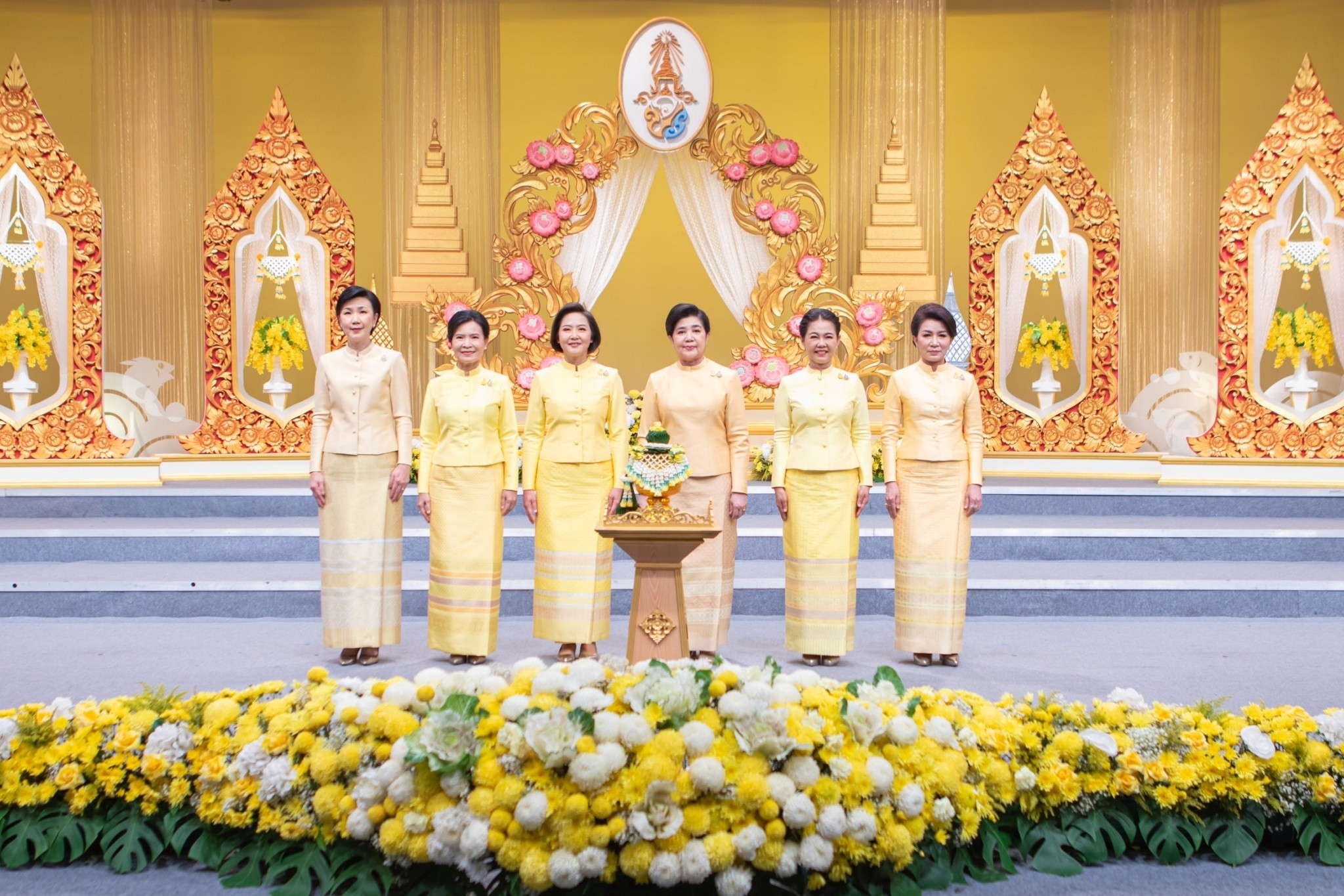 ๑๑๓ รัฐมนตรีช่วยว่าการกระทรวงกลาโหม ร่วมบันทึกเทปโทรทัศน์อาเศียรวาทถวายพระพรชัยมงคล เนื่องในโอกาสวันเฉลิมพระชนมพรรษา พระบาทสมเด็จพระเจ้าอยู่หัว