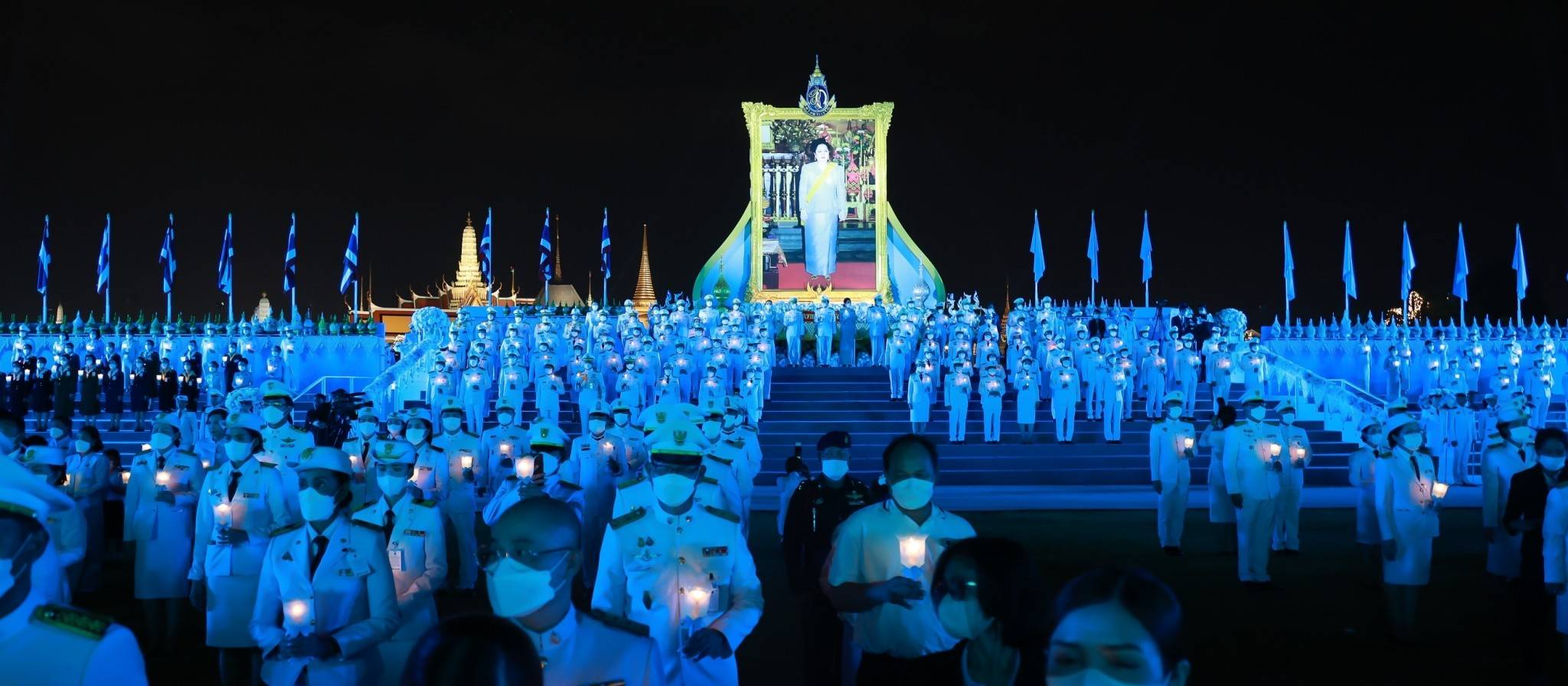 ๑๓๕ พิธีถวายเครื่องราชสักการะ และพิธีจุดเทียนถวายพระพรชัยมงคล เนื่องในโอกาสวันเฉลิมพระชนมพรรษาสมเด็จพระนางเจ้าสิริกิติ์ พระบรมราชินีนาถ พระบรมราชชนนีพันปีหลวง