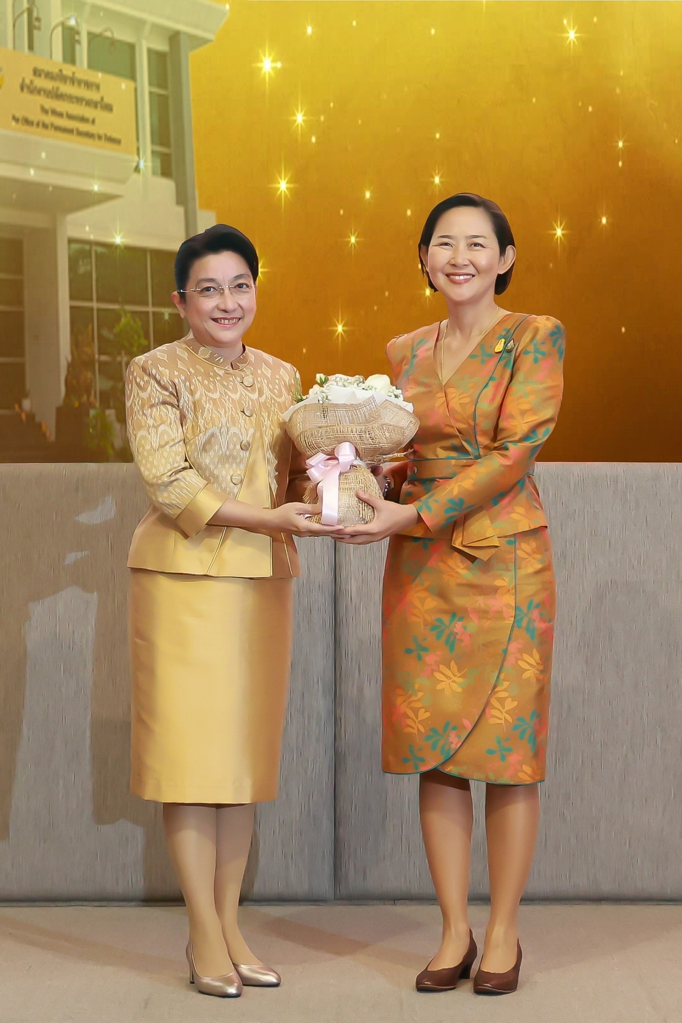 ๐๙๐ การประชุมสรุปผลการดำเนินงานของสมาคมภริยาข้าราชการสำนักงานปลัดกระทรวงกลาโหม ในห้วงเดือนตุลาคม ...