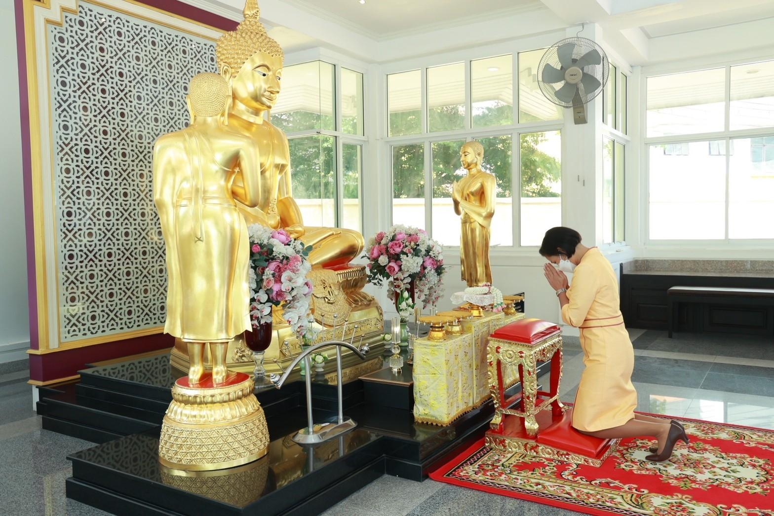 ๐๐๒ นายก สคภ.สป. และอุปนายกฯ เข้าสักการะสิ่งศักดิ์สิทธิ์ ณ พื้นที่ศรีสมาน
