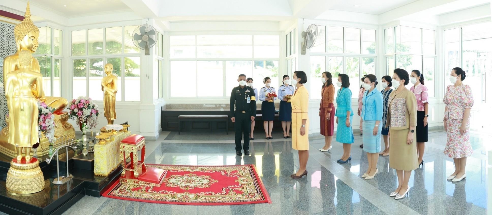 ๐๐๒ นายก สคภ.สป. และอุปนายกฯ เข้าสักการะสิ่งศักดิ์สิทธิ์ ณ พื้นที่ศรีสมาน