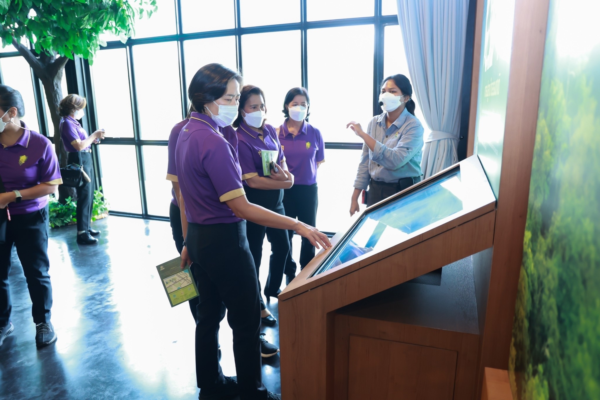 ๐๘๗ นายก สคภ.สป. พร้อมด้วยคณะกรรมการสมาคมฯ ศึกษาดูงาน ณ ศูนย์เรียนรู้ป่าวังจันทร์ โดยสถาบันปลูกป่าและระบบนิเวศ ปตท. จ.ระยอง