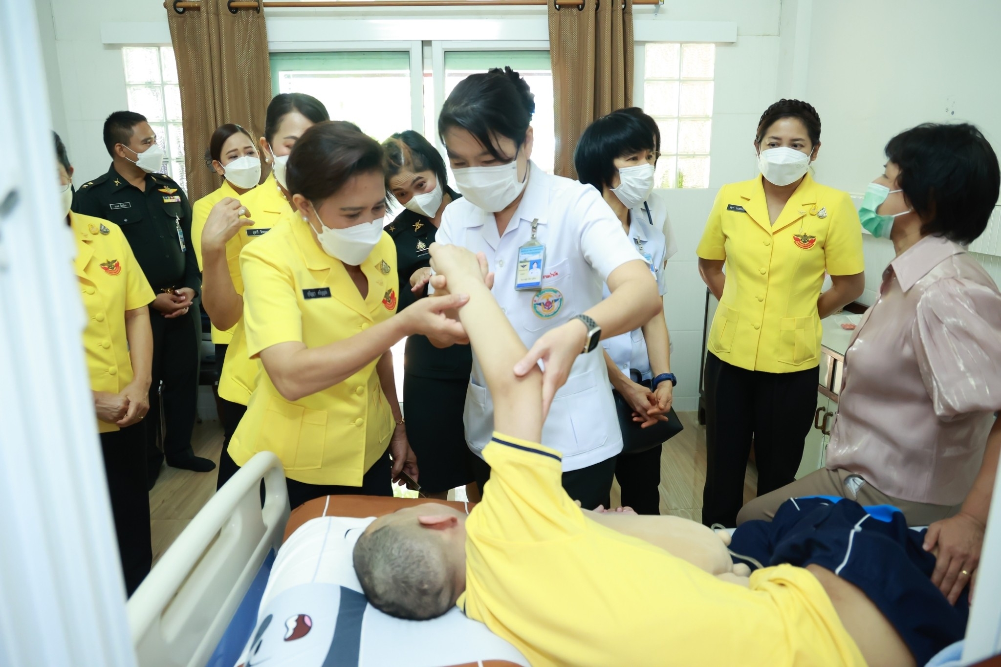 ๐๙๕ กิจกรรมโครงการสายใยรักษ์: เพื่อคนพิเศษ ตรวจเยี่ยมบุตรที่มีความต้องการพิเศษ