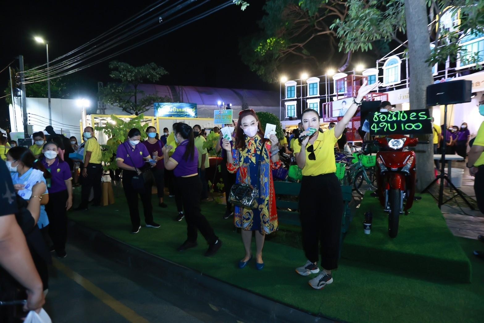 ๐๕๑ บรรยากาศการออกร้านของ สำนักงานปลัดกระทรวงกลาโหม และสมาคมภริยาข้าราชการสำนักงานปลัดกระทรวงกลาโหม ในงานกาชาดประจำปี ๒๕๖๕