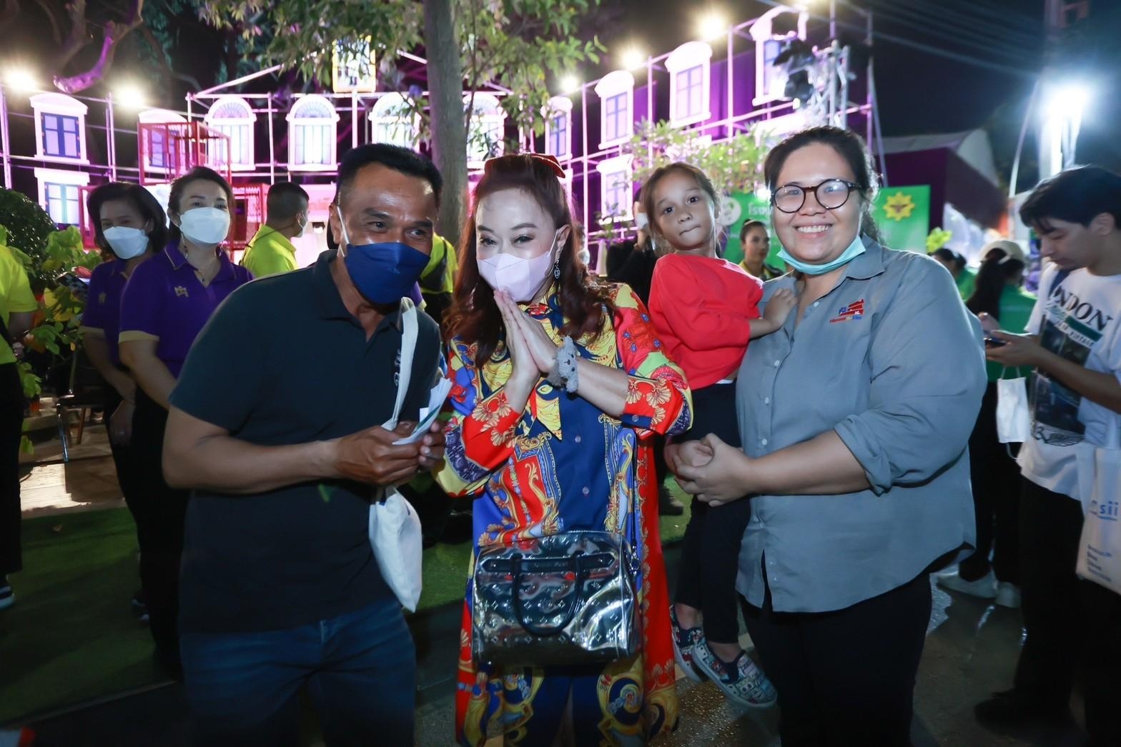 ๐๕๑ บรรยากาศการออกร้านของ สำนักงานปลัดกระทรวงกลาโหม และสมาคมภริยาข้าราชการสำนักงานปลัดกระทรวงกลาโหม ในงานกาชาดประจำปี ๒๕๖๕
