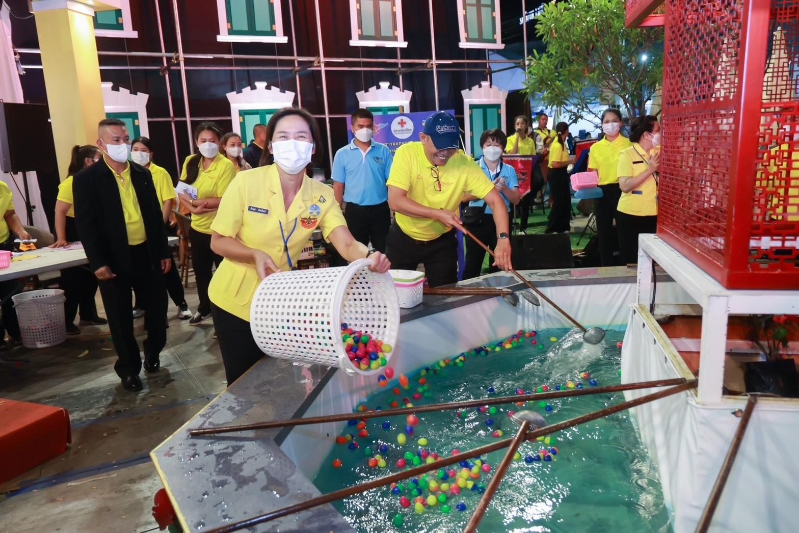 ๐๕๑ บรรยากาศการออกร้านของ สำนักงานปลัดกระทรวงกลาโหม และสมาคมภริยาข้าราชการสำนักงานปลัดกระทรวงกลาโหม ในงานกาชาดประจำปี ๒๕๖๕
