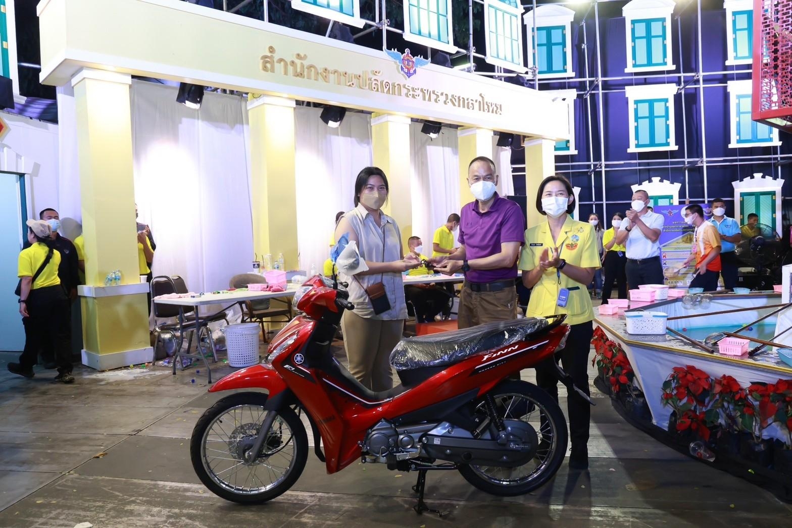 ๐๕๑ บรรยากาศการออกร้านของ สำนักงานปลัดกระทรวงกลาโหม และสมาคมภริยาข้าราชการสำนักงานปลัดกระทรวงกลาโหม ในงานกาชาดประจำปี ๒๕๖๕