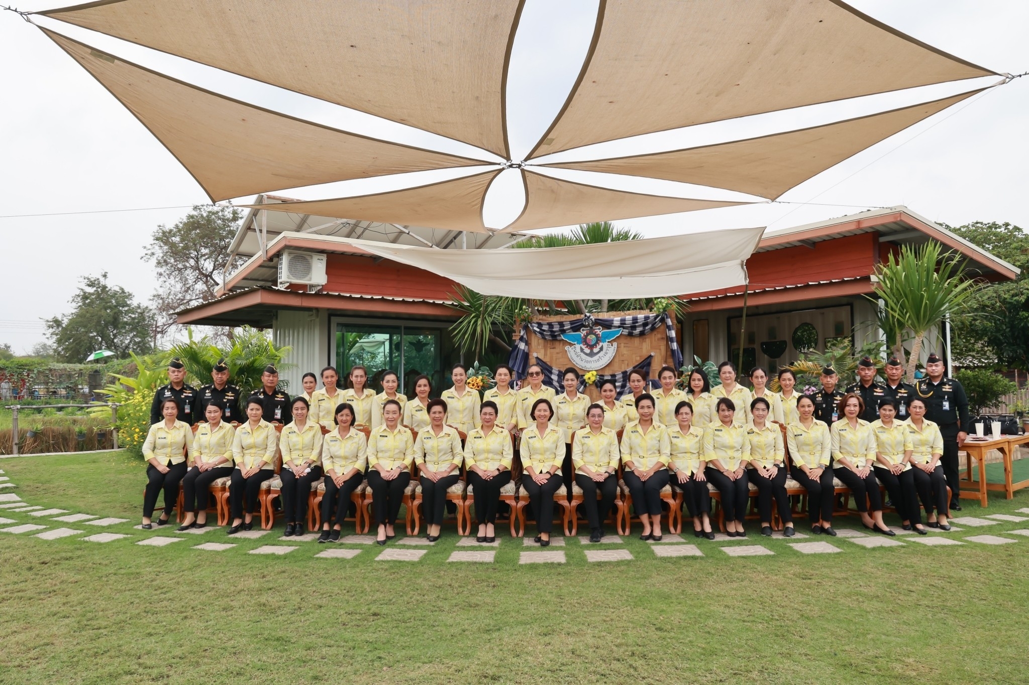 ๐๗๗ นายก สคภ.สป. พร้อมด้วยคณะกรรมการสมาคมฯ เดินทางไปตรวจเยี่ยมโครงการต่างๆ ของสมาคมฯ ณ ศอว.ศอพท. อ.เมือง จ.ลพบุรี