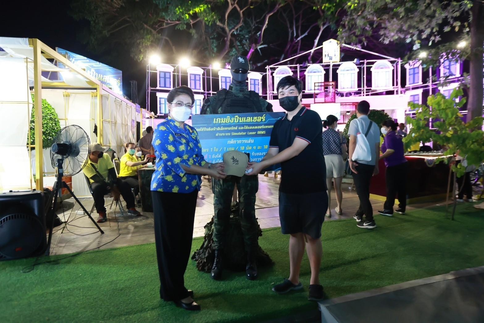 ๐๕๐ บรรยากาศการออกร้านของ สำนักงานปลัดกระทรวงกลาโหม และสมาคมภริยาข้าราชการสำนักงานปลัดกระทรวงกลาโหม ในงานกาชาดประจำปี ๒๕๖๕