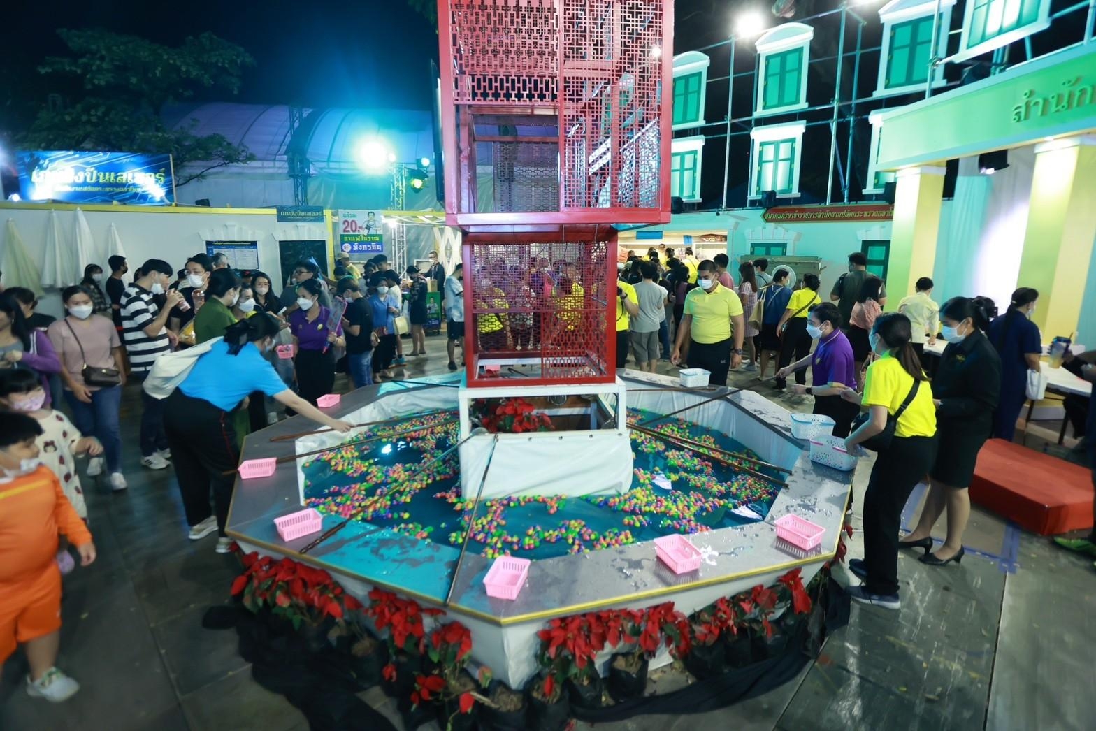 ๐๕๐ บรรยากาศการออกร้านของ สำนักงานปลัดกระทรวงกลาโหม และสมาคมภริยาข้าราชการสำนักงานปลัดกระทรวงกลาโหม ในงานกาชาดประจำปี ๒๕๖๕