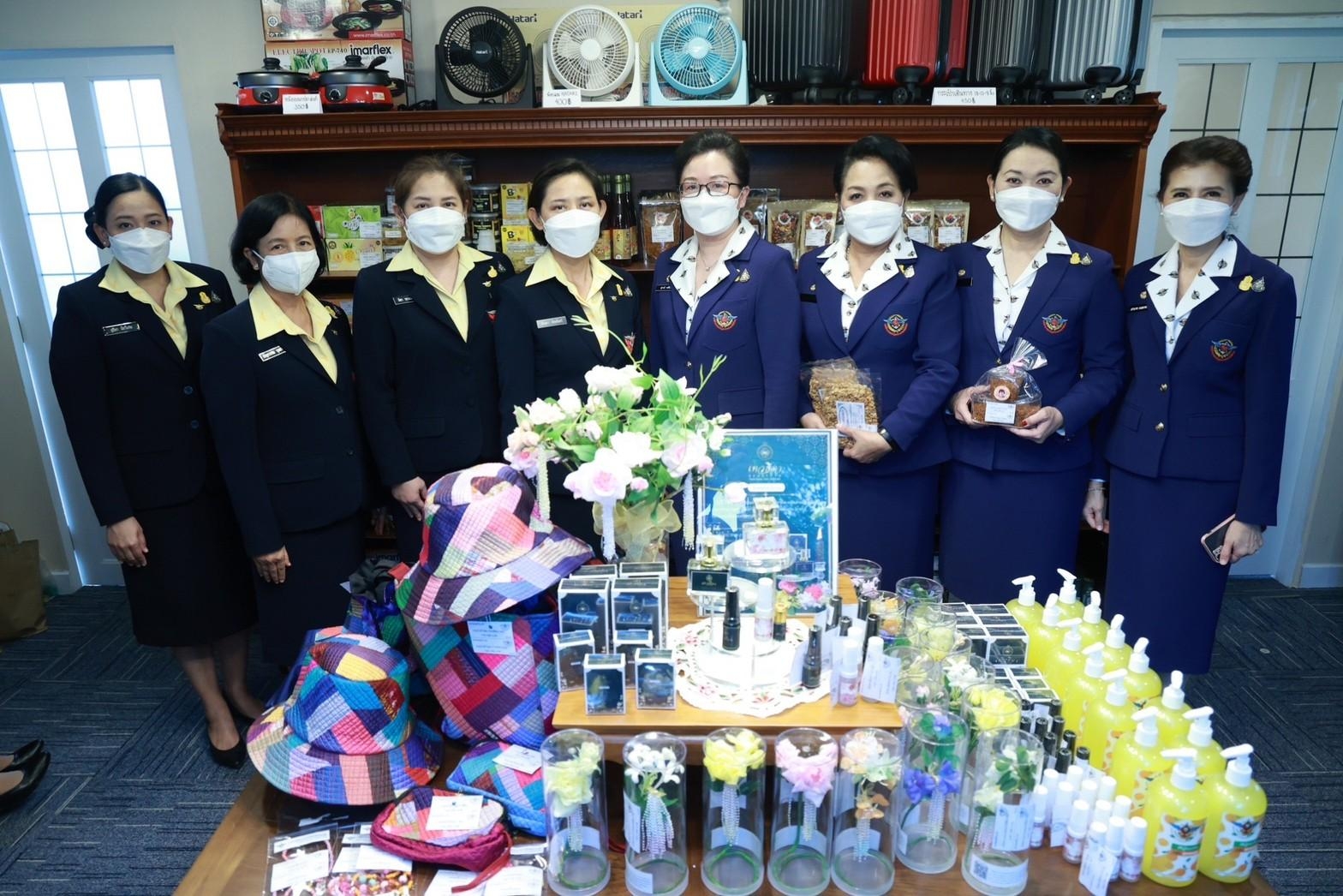๐๔๗ บรรยากาศการออกร้านจำหน่ายสินค้าของ สคภ. ประจำปี ๒๕๖๕"สป. ในงาน "เพื่อนพึ่ง (ภาฯ) ประจำปี ๒๕๖๕"
