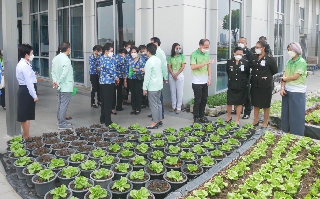 ๐๘๔ อุปนายก สคภ.สป. พร้อมด้วยคณะกรรมการสมาคมฯ ศึกษาดูงานโครงการบริหารจัดการขยะ รักษาสิ่งแวดล้อม ณ บริษัท บางจาก คอร์ปอเรชั่น จำกัด (มหาชน)