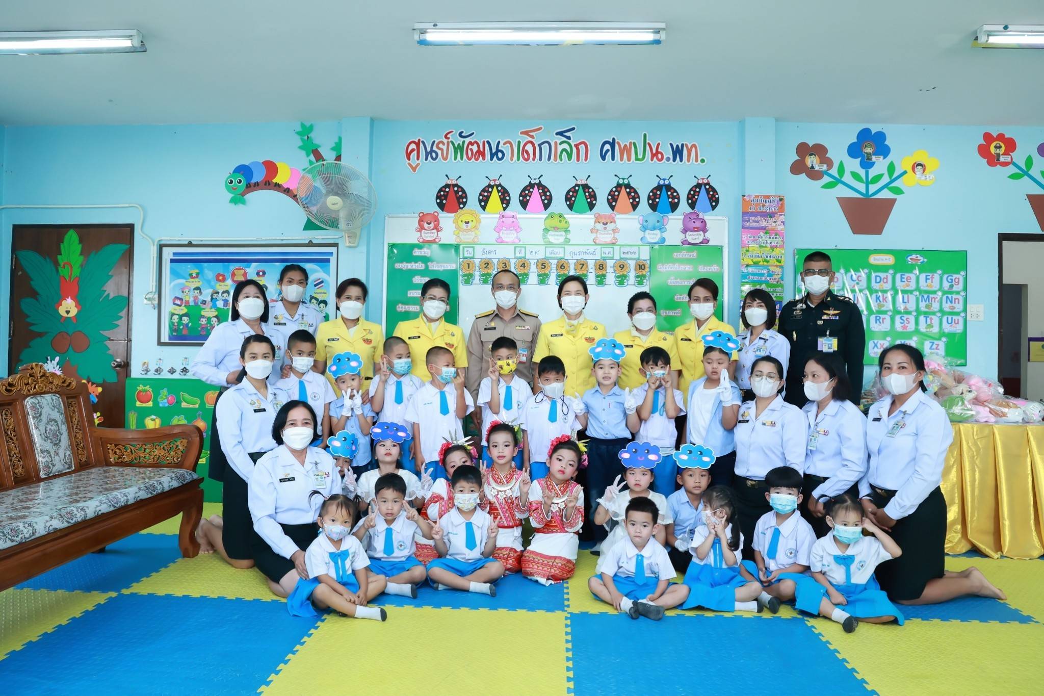 ๐๘๑ นายก สคภ.สป. พร้อมด้วยคณะกรรมการสมาคมฯ เดินทางไปตรวจเยี่ยมโครงการต่างๆ ของสมาคมฯ ณ ศพปน.พท.ศอพท. อ.ฝาง จ.เชียงใหม่