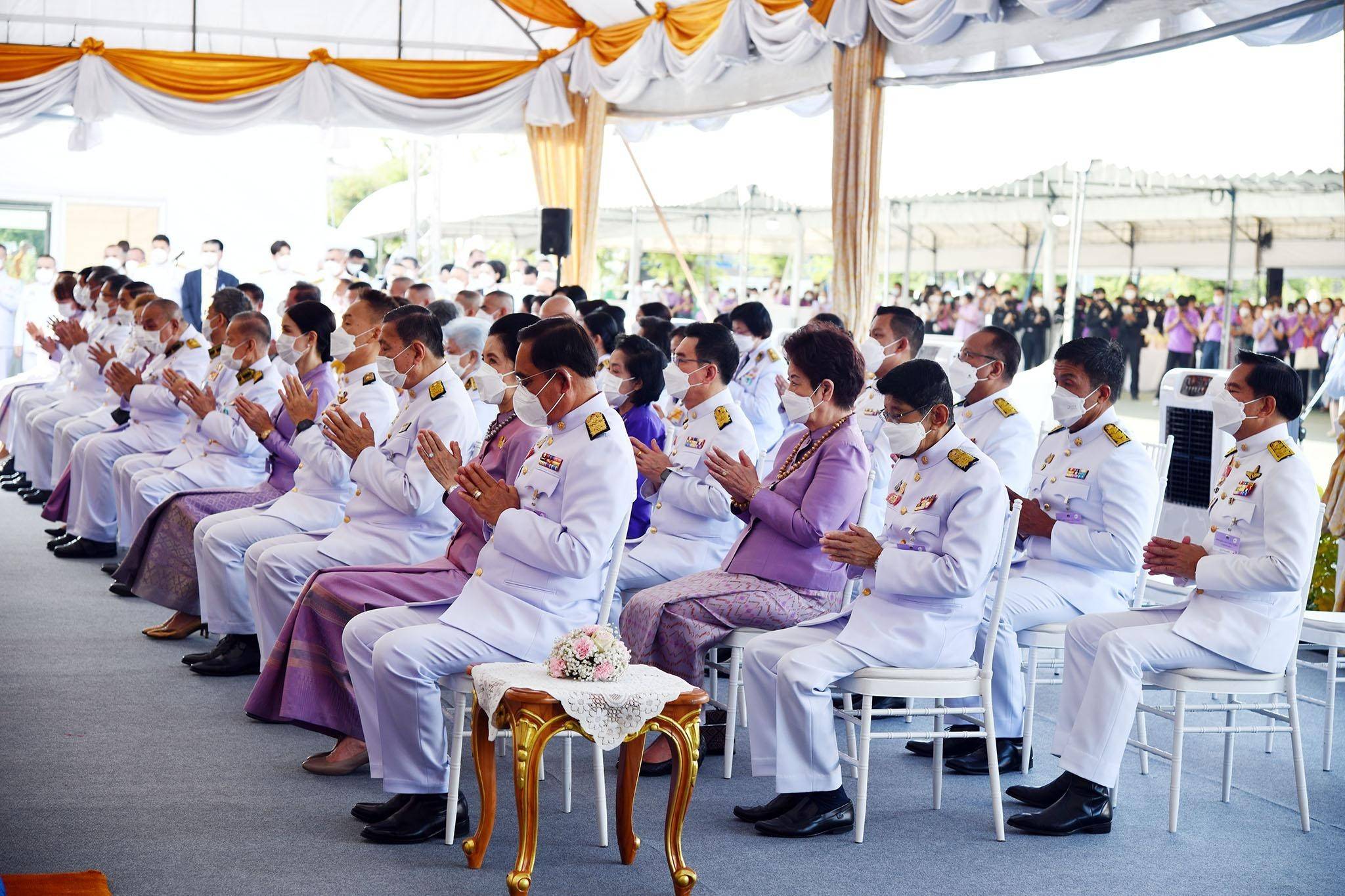 ๑๐๓ ผู้แทนปลัดกระทรวงกลาโหมและนายก สคภ.สป. ร่วมพิธีเจริญพระพุทธมนต์ และพิธีทำบุญตักบาตร เนื่องในโอกาสวันเฉลิมพระชนมพรรษาสมเด็จพระนางเจ้าฯ พระบรมราชินี