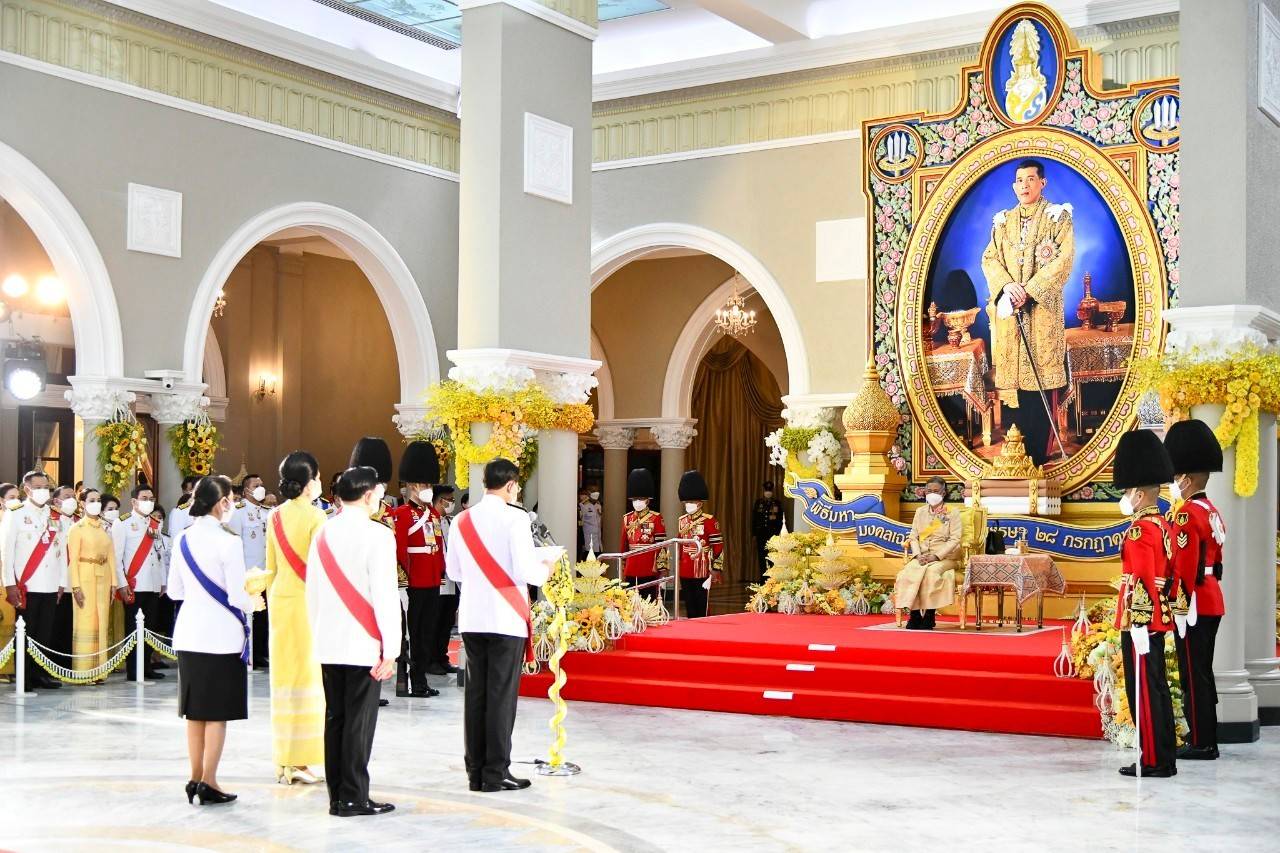 ๑๒๖ ปลัดกระทรวงกลาโหม และนายก สคภ.สป. พร้อมด้วยข้าราชการชั้นผู้ใหญ่ และคู่สมรส ร่วมงานสโมสรสันนิบาตเฉลิมพระเกียรติ พระบาทสมเด็จพระเจ้าอยู่หัว เนื่องในโอกาสเฉลิมพระชนมพรรษา
