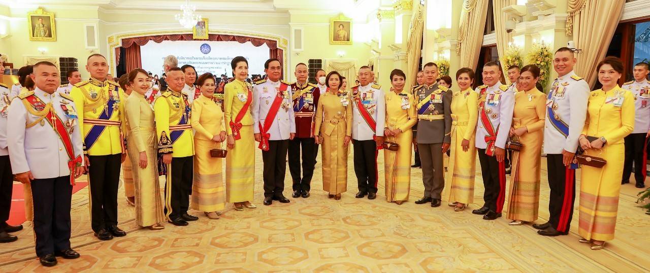 ๑๒๖ ปลัดกระทรวงกลาโหม และนายก สคภ.สป. พร้อมด้วยข้าราชการชั้นผู้ใหญ่ และคู่สมรส ร่วมงานสโมสรสันนิบาตเฉลิมพระเกียรติ พระบาทสมเด็จพระเจ้าอยู่หัว เนื่องในโอกาสเฉลิมพระชนมพรรษา