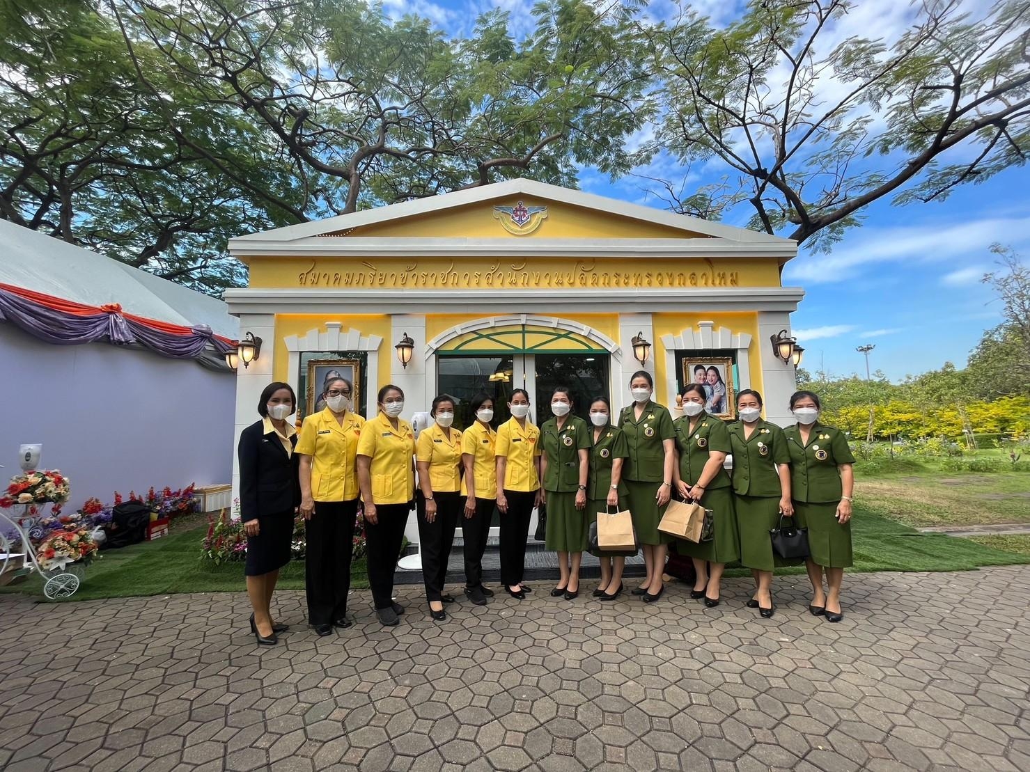 ๐๔๘ บรรยากาศการออกร้านจำหน่ายสินค้าของ สคภ.สป. ในงาน "เพื่อนพึ่ง (ภาฯ) ประจำปี ๒๕๖๕"