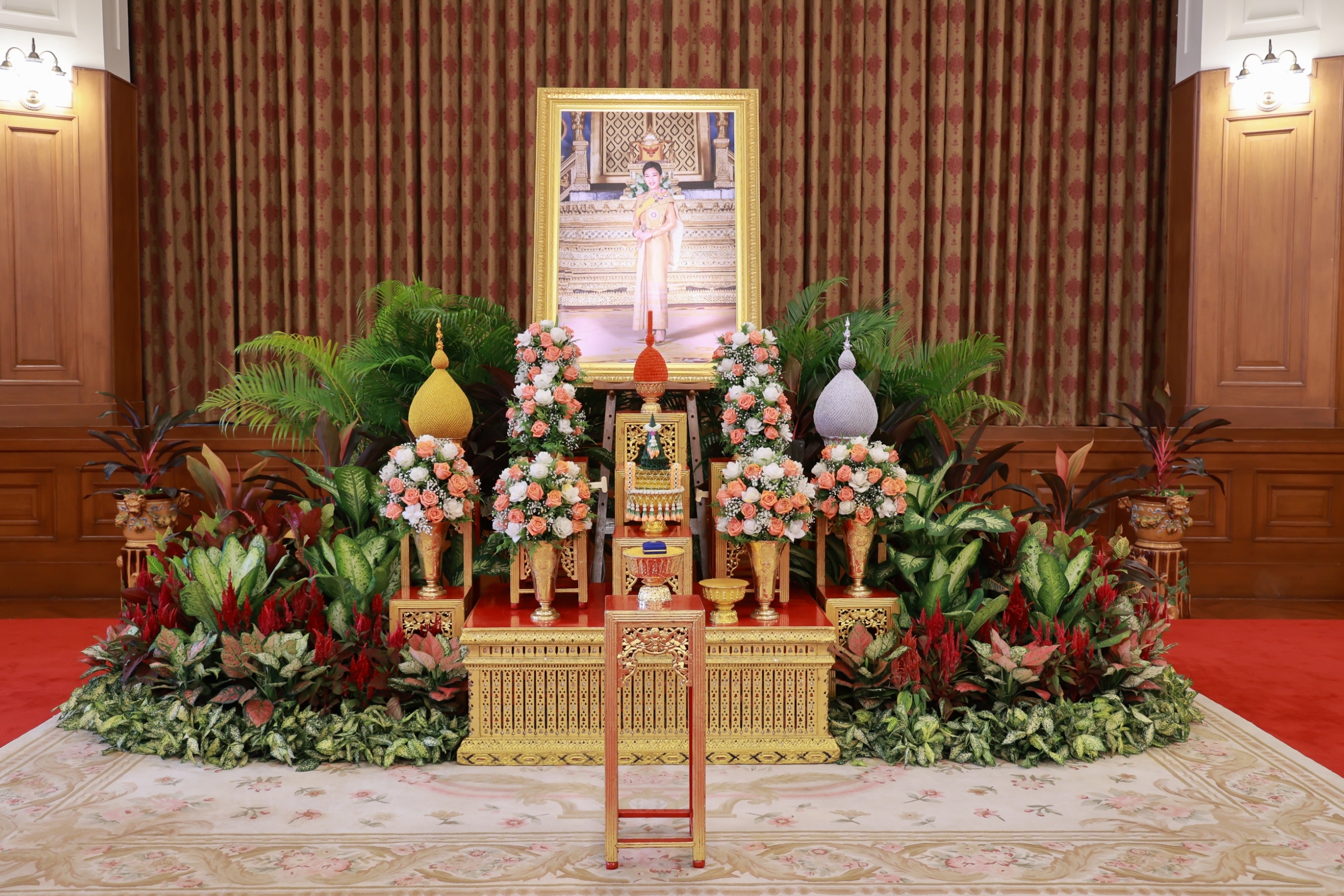 ๑๓๘ ผู้แทนนายกสมาคมฯ เข้ารับพระราชทานเข็มที่ระลึกงานเพื่อนพึ่ง (ภาฯ) ประจำปี ๒๕๖๕