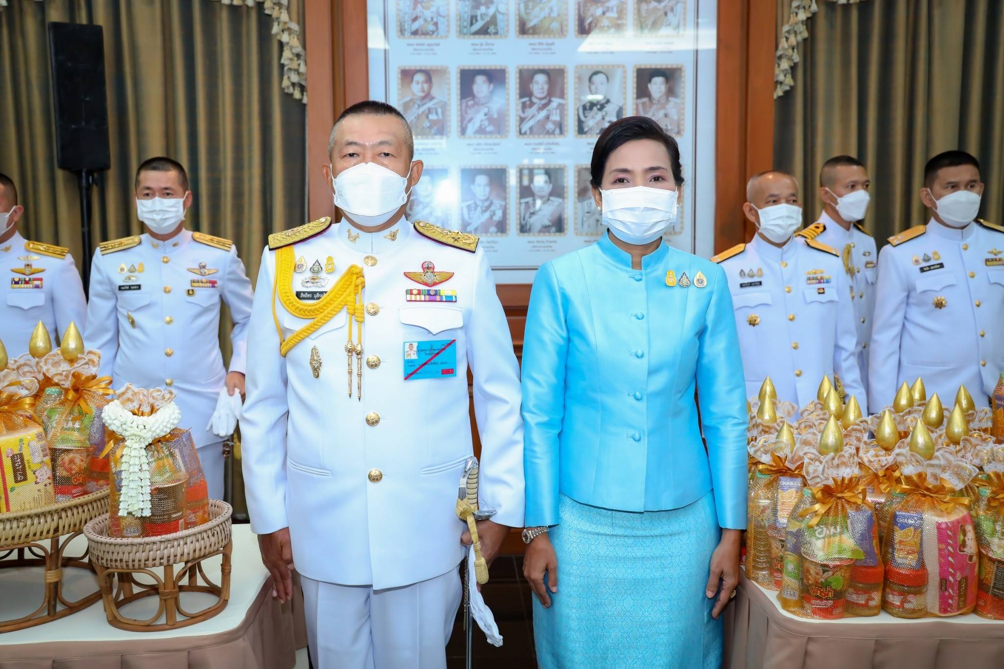 ๑๓๒ ปลัดกระทรวงกลาโหม และนายกสมาคมภริยาฯ พร้อมด้วยหัวหน้าหน่วยขึ้นตรงและภริยา ร่วมพิธีเฉลิมพระเกียรติเนื่องในโอกาสวันเฉลิมพระชนมพรรษาสมเด็จพระนางเจ้าสิริกิติ์ พระบรมราชินีนาถ พระบรมราชชนนีพันปีหลวง