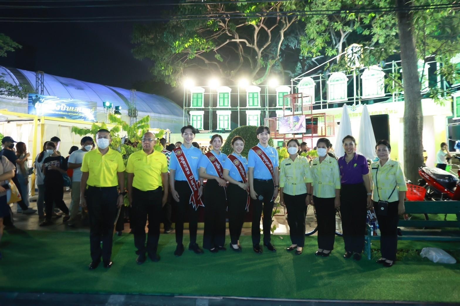 ๐๔๙ บรรยากาศการออกร้านของ สำนักงานปลัดกระทรวงกลาโหม และสมาคมภริยาข้าราชการสำนักงานปลัดกระทรวงกลาโหม ในงานกาชาดประจำปี ๒๕๖๕