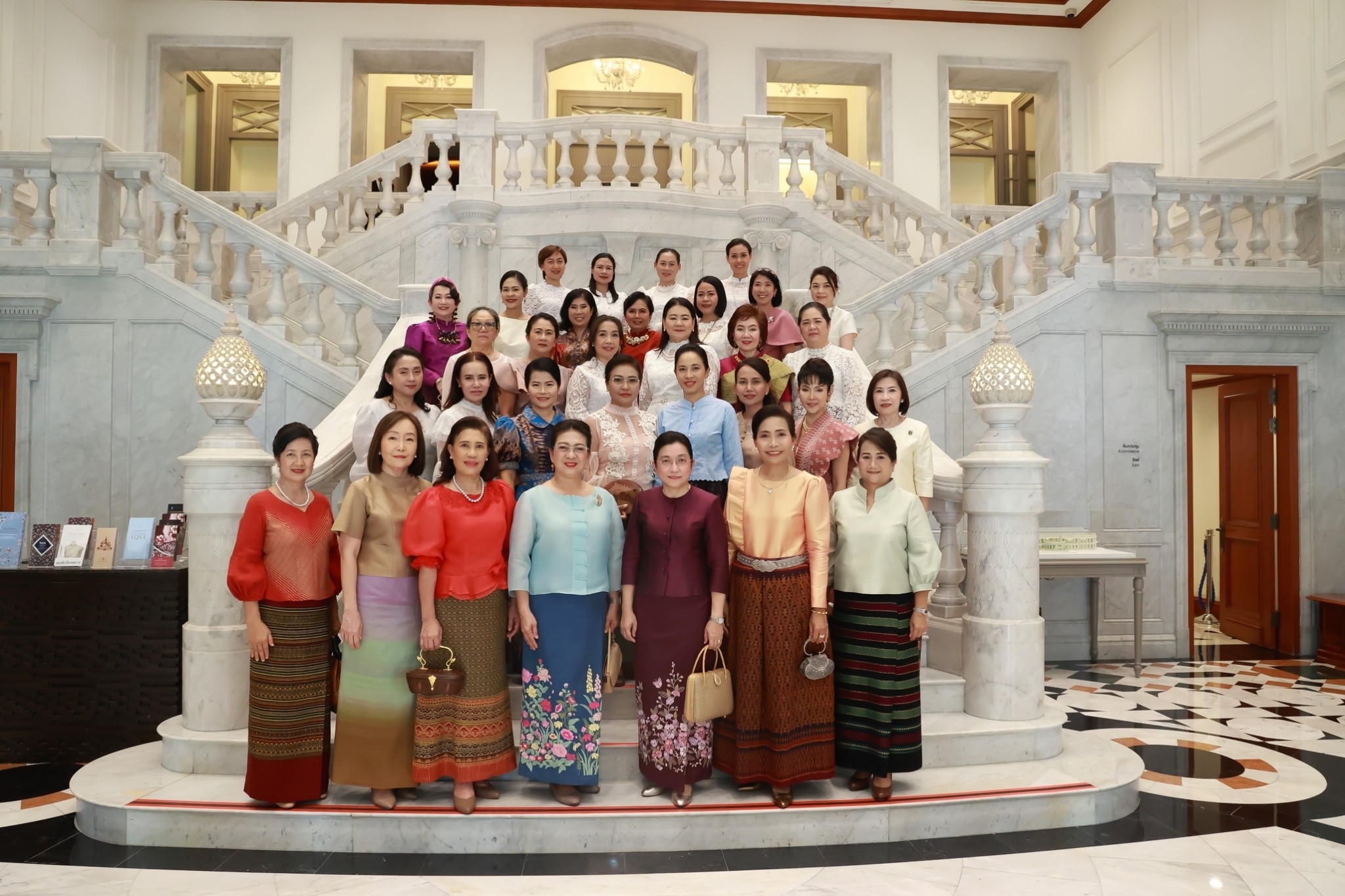 ๑๓๑ กิจกรรมโครงการศูนย์ส่งเสริมการเรียนรู้ “ตามรอยใต้ร่มพระบารมี ๒๔๑ ปี กรุงรัตนโกสินทร์" ตอน ต่อยอดพระราชปณิธานพระพันปี ใส่ผ้าไทยร่วมอภิรมย์ฤดีที่พิพิธภัณฑ์ผ้า